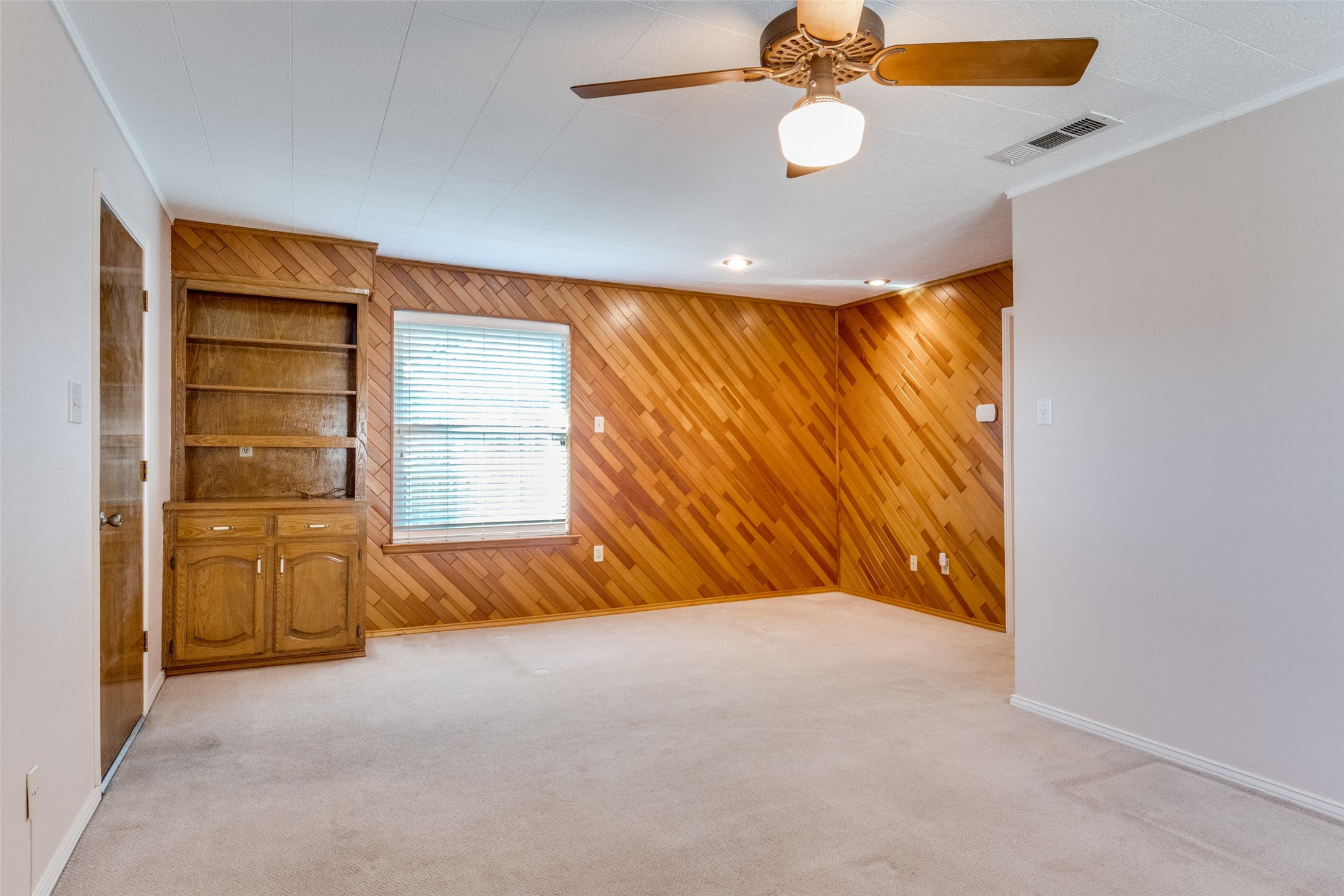 2413 Parkside Drive