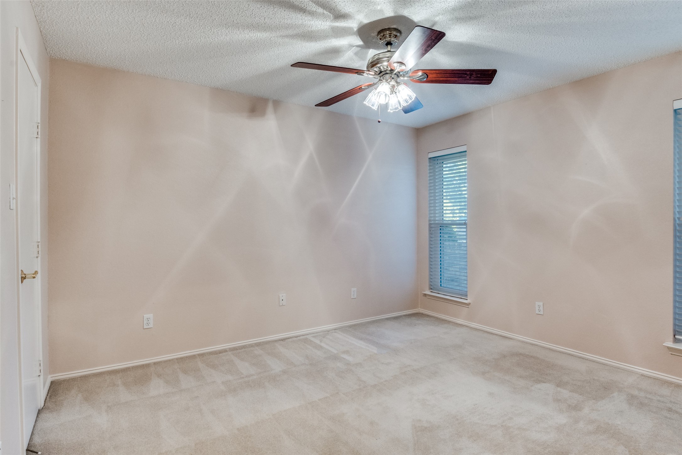 2413 Parkside Drive