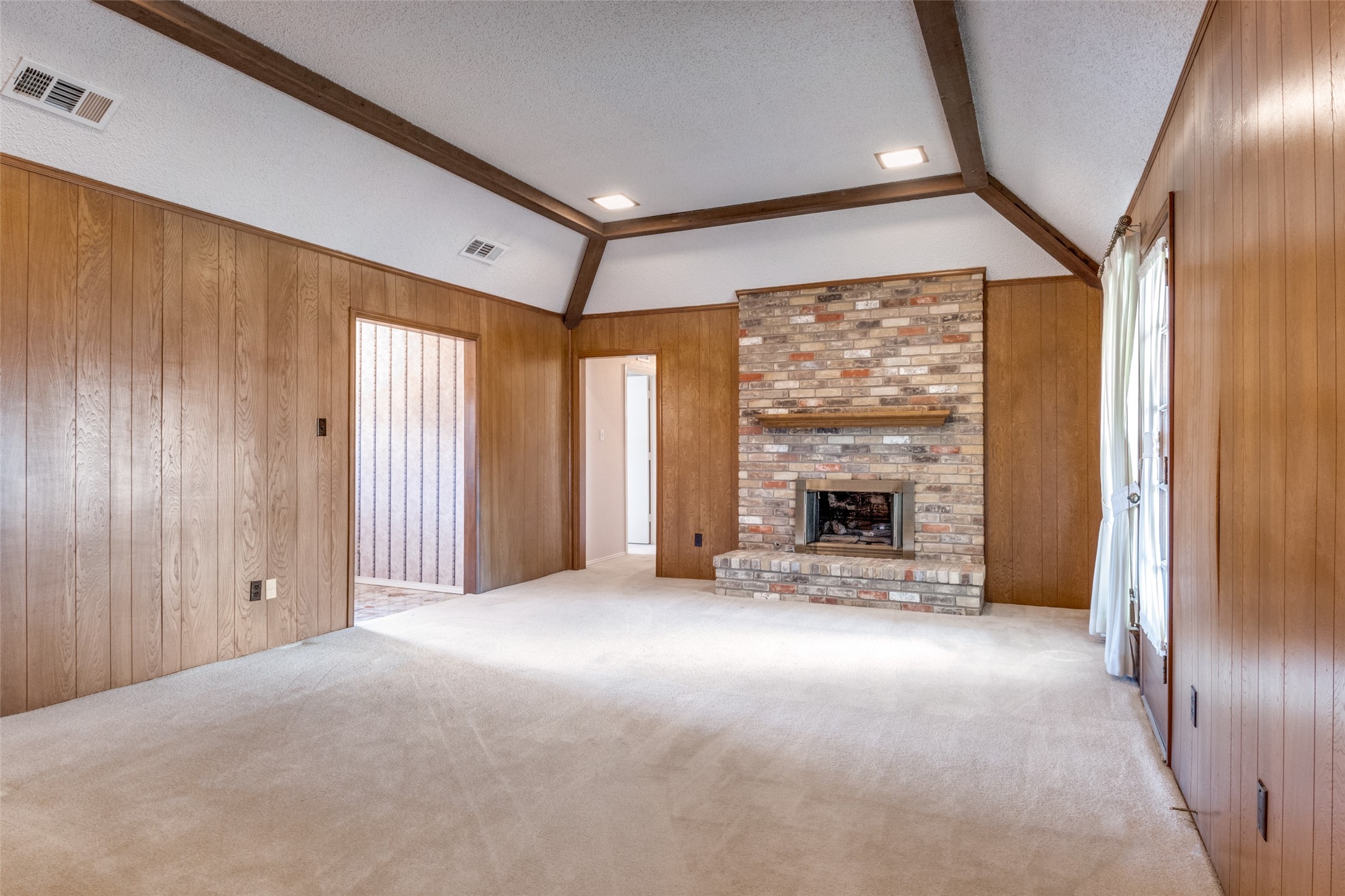 2413 Parkside Drive