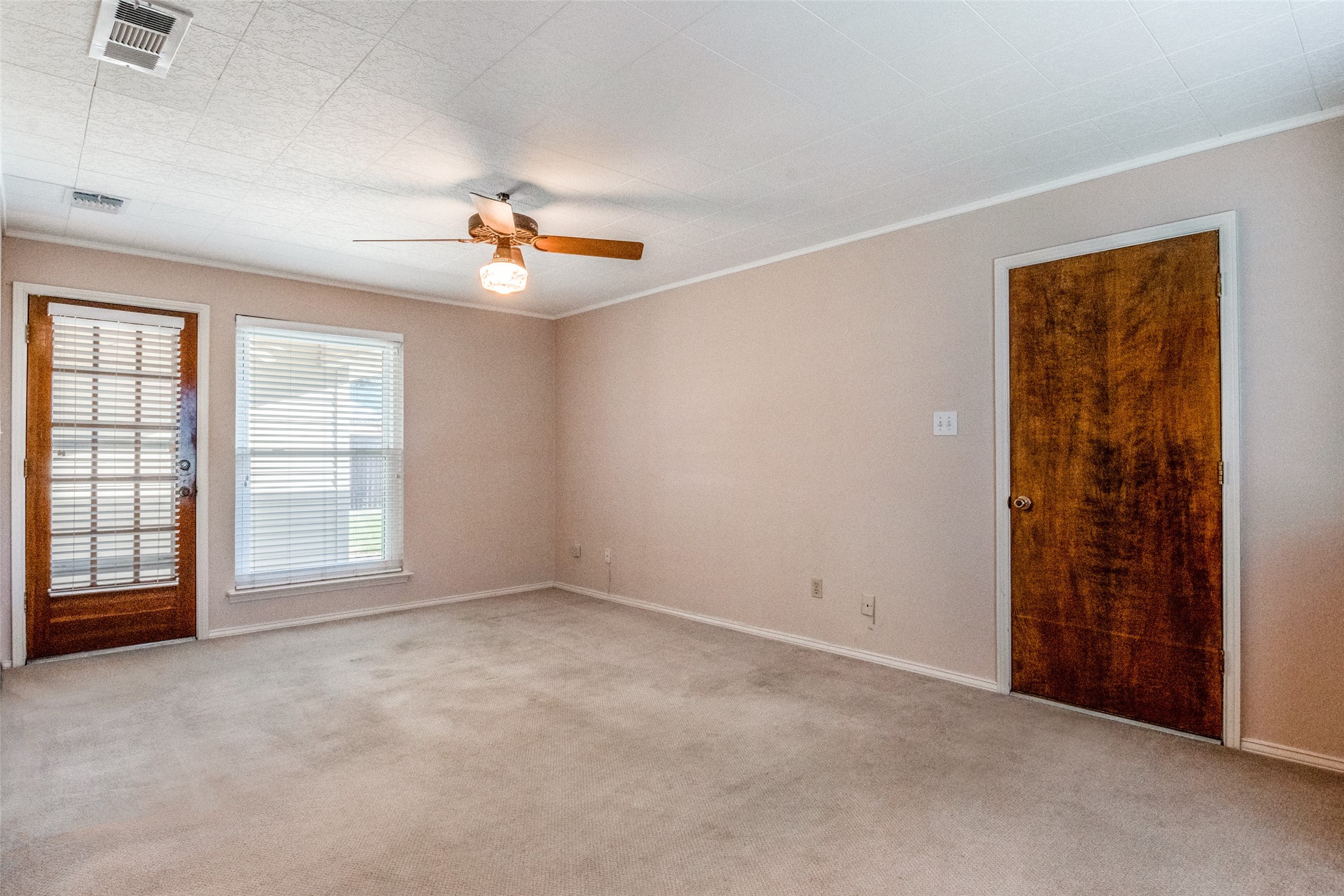 2413 Parkside Drive