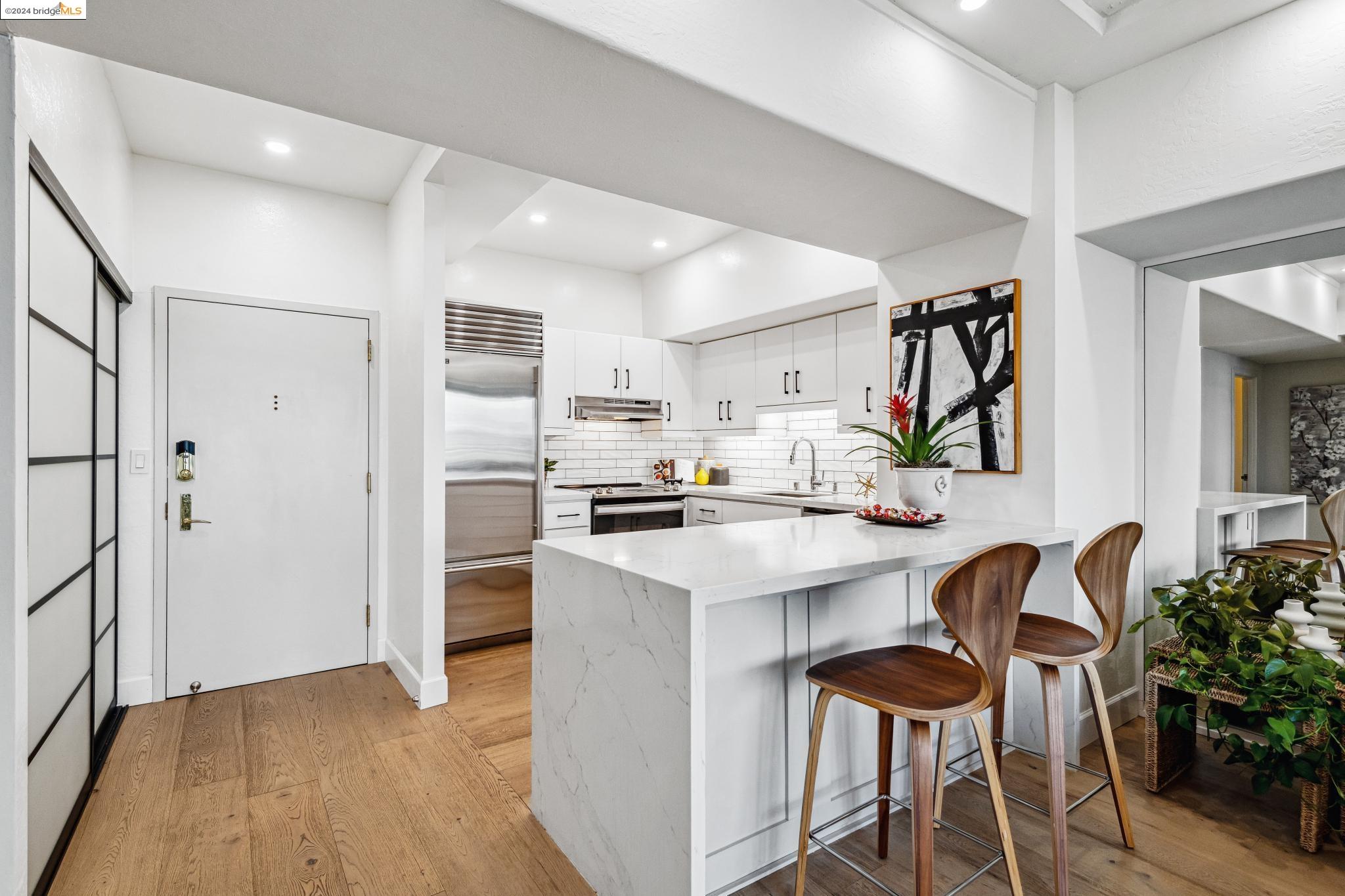 6363 Christie Ave 1525