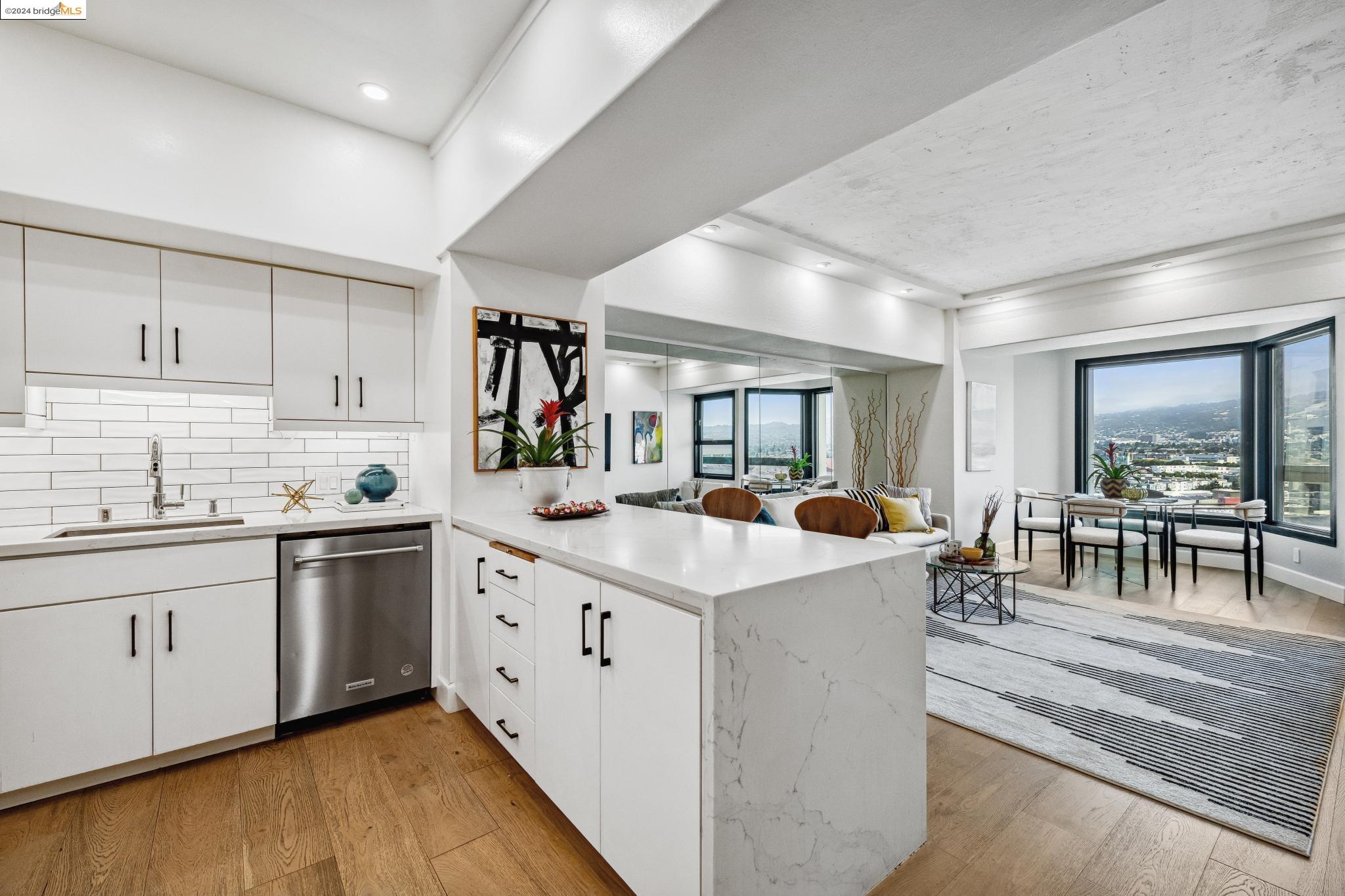 6363 Christie Ave 1525