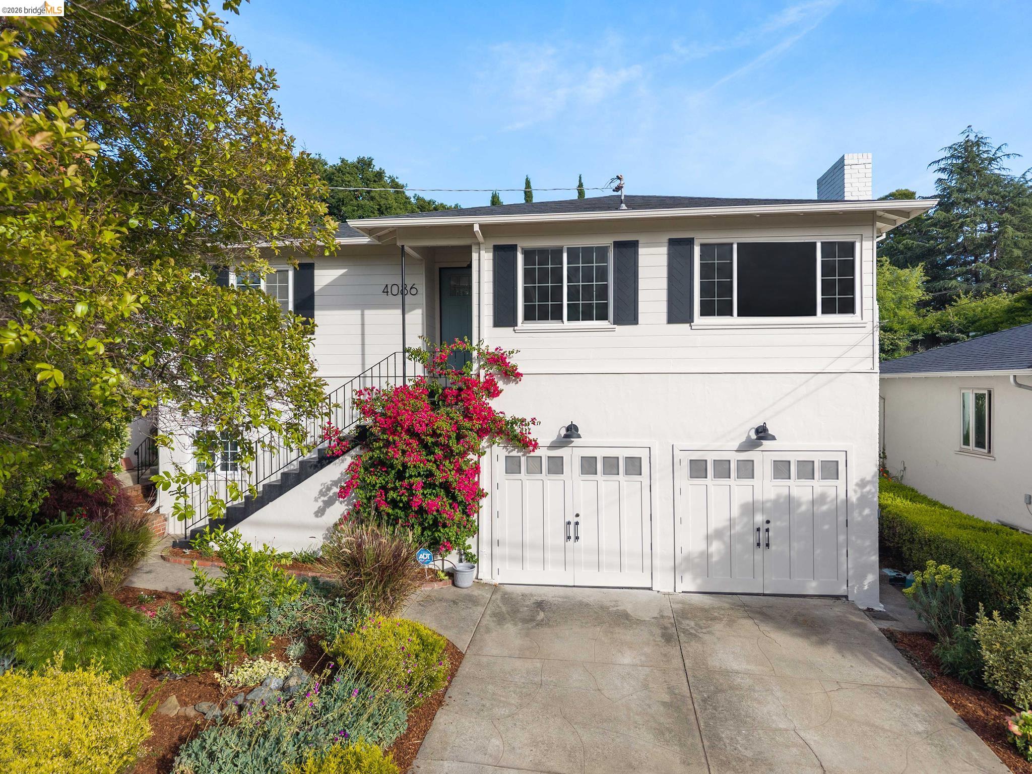 4086 Laguna Ave