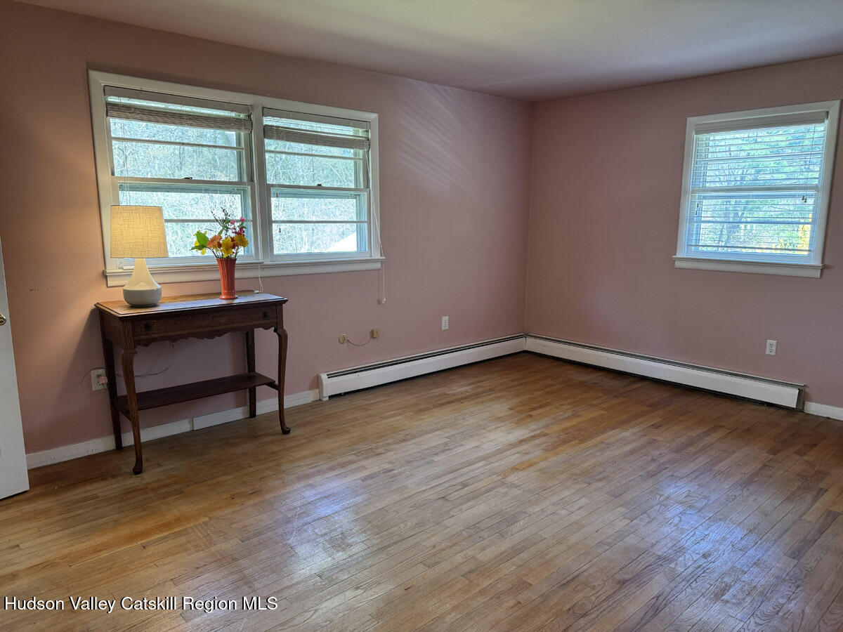 176 W Hurley Road