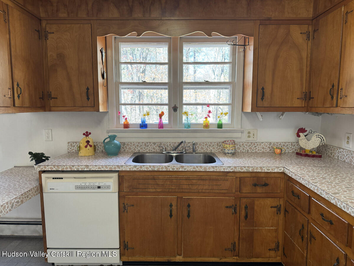 176 W Hurley Road