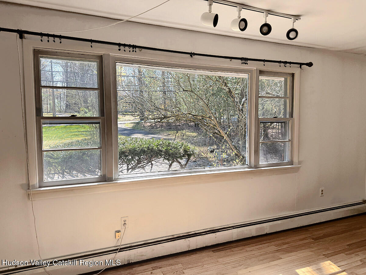 176 W Hurley Road