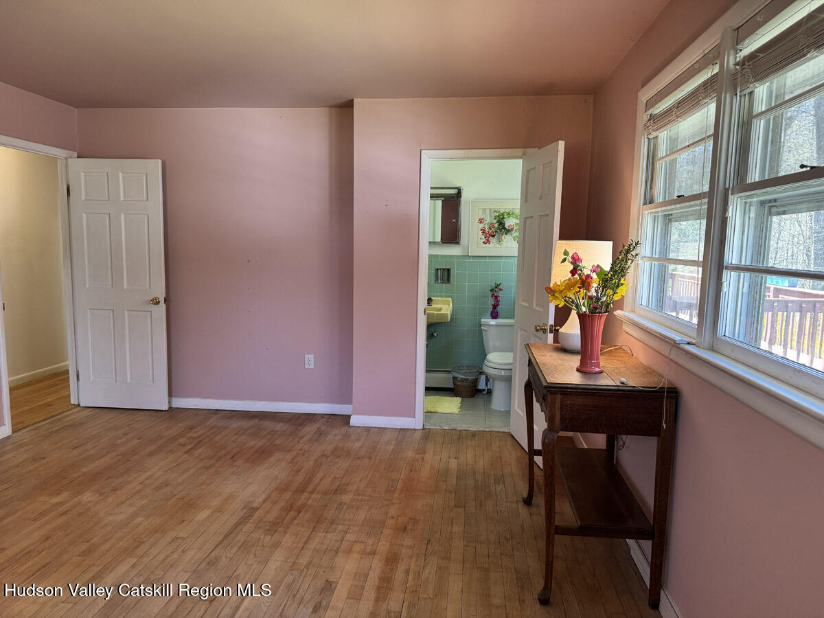 176 W Hurley Road