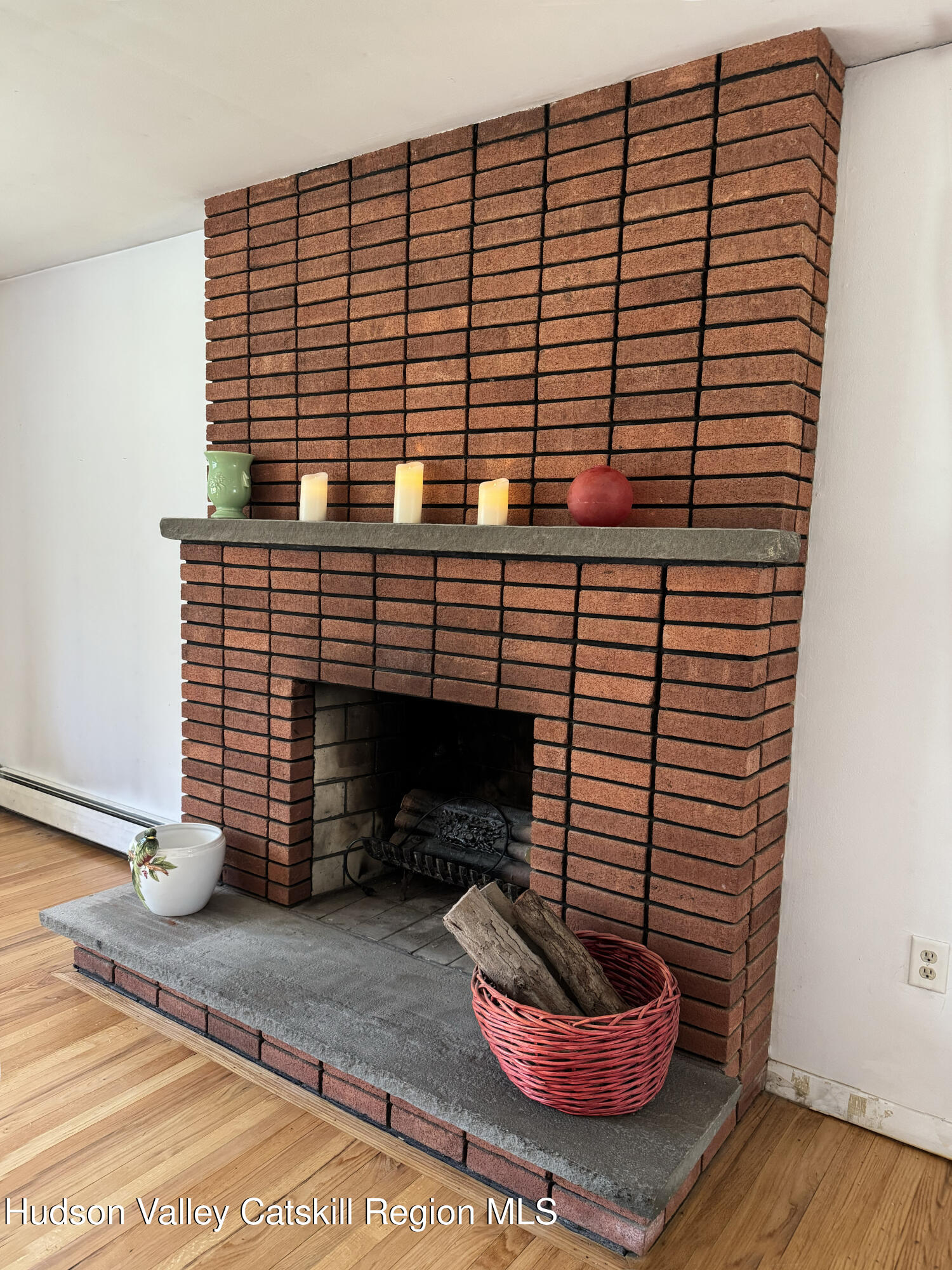 176 W Hurley Road