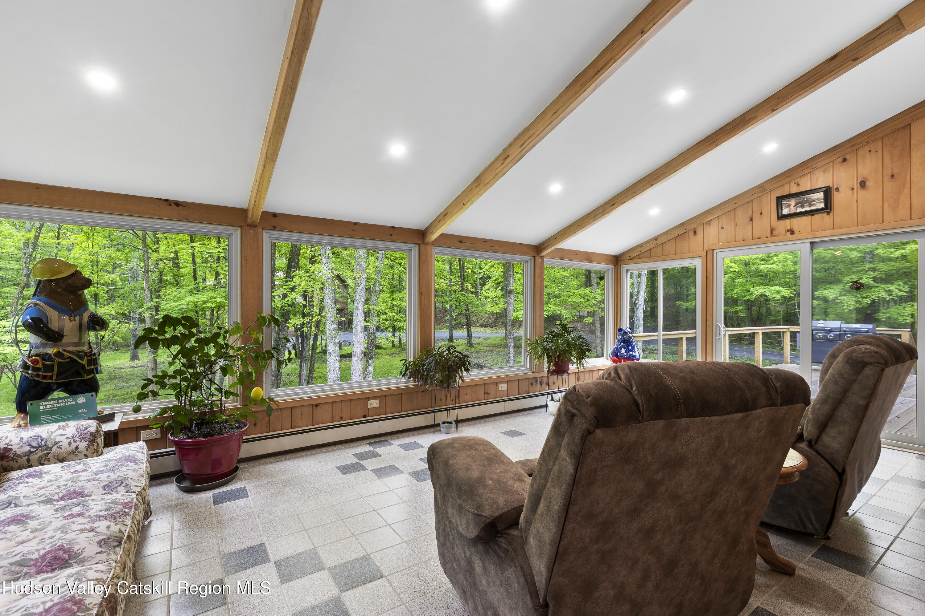 48 Deer Park Rd 