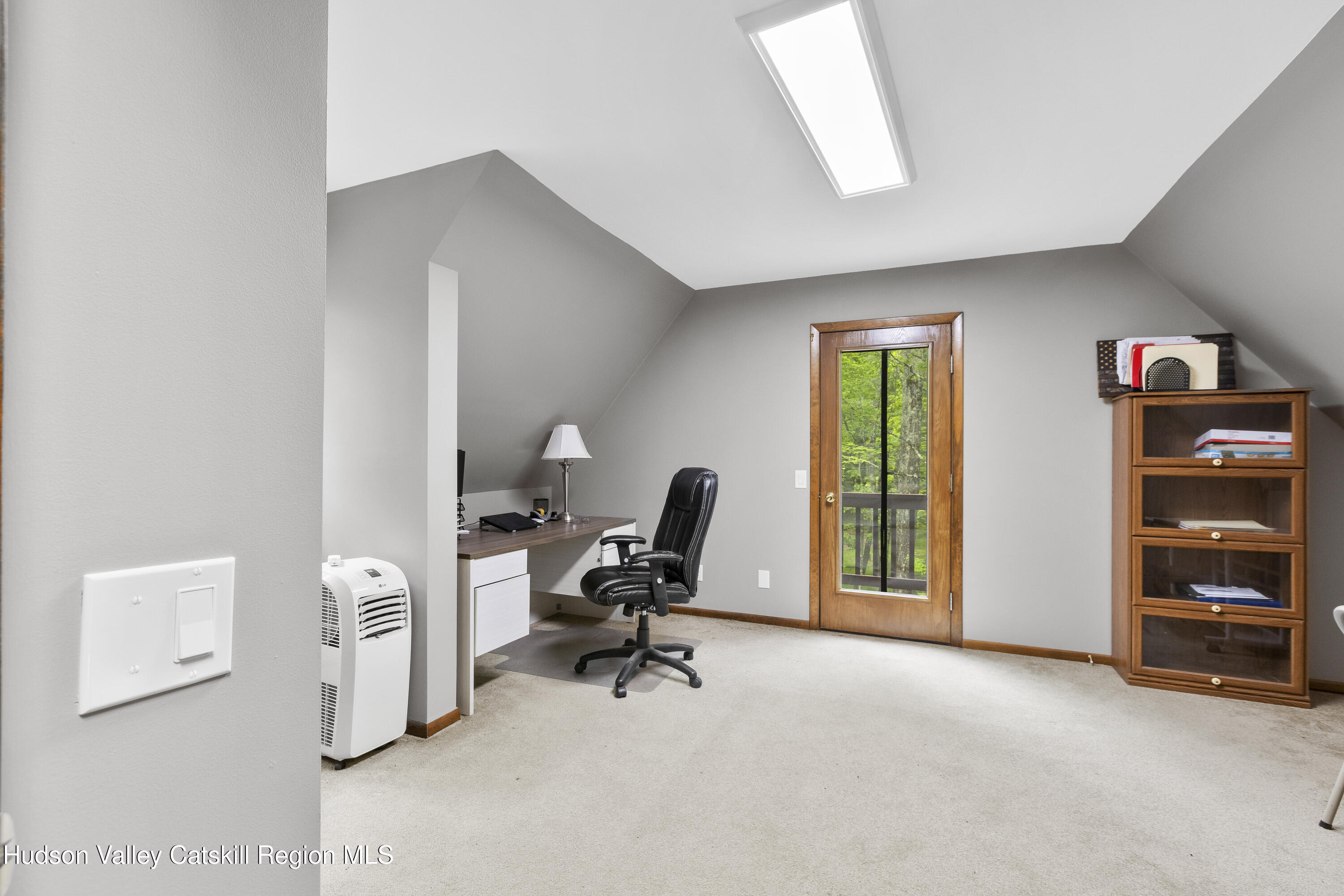 48 Deer Park Rd 