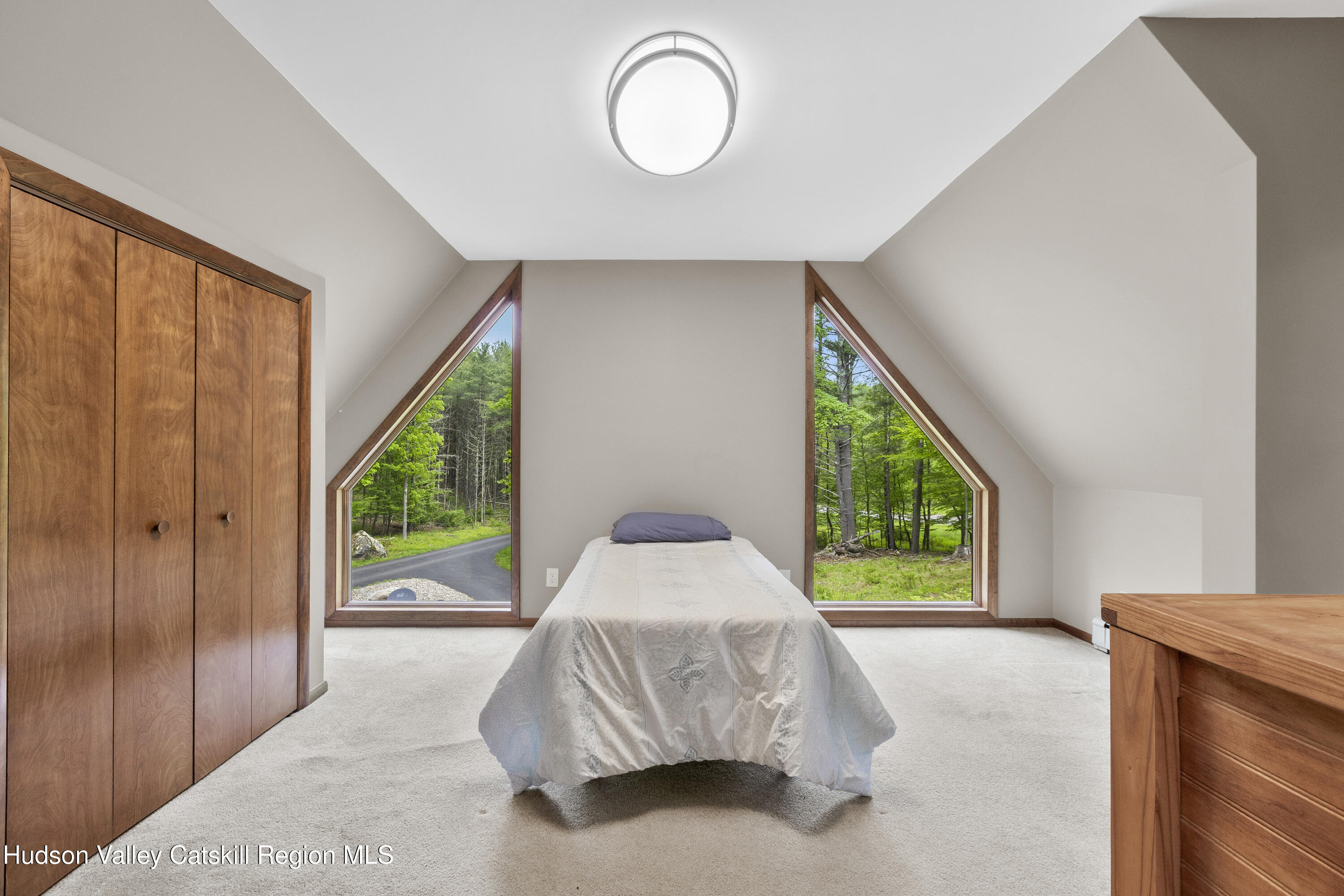 48 Deer Park Rd 