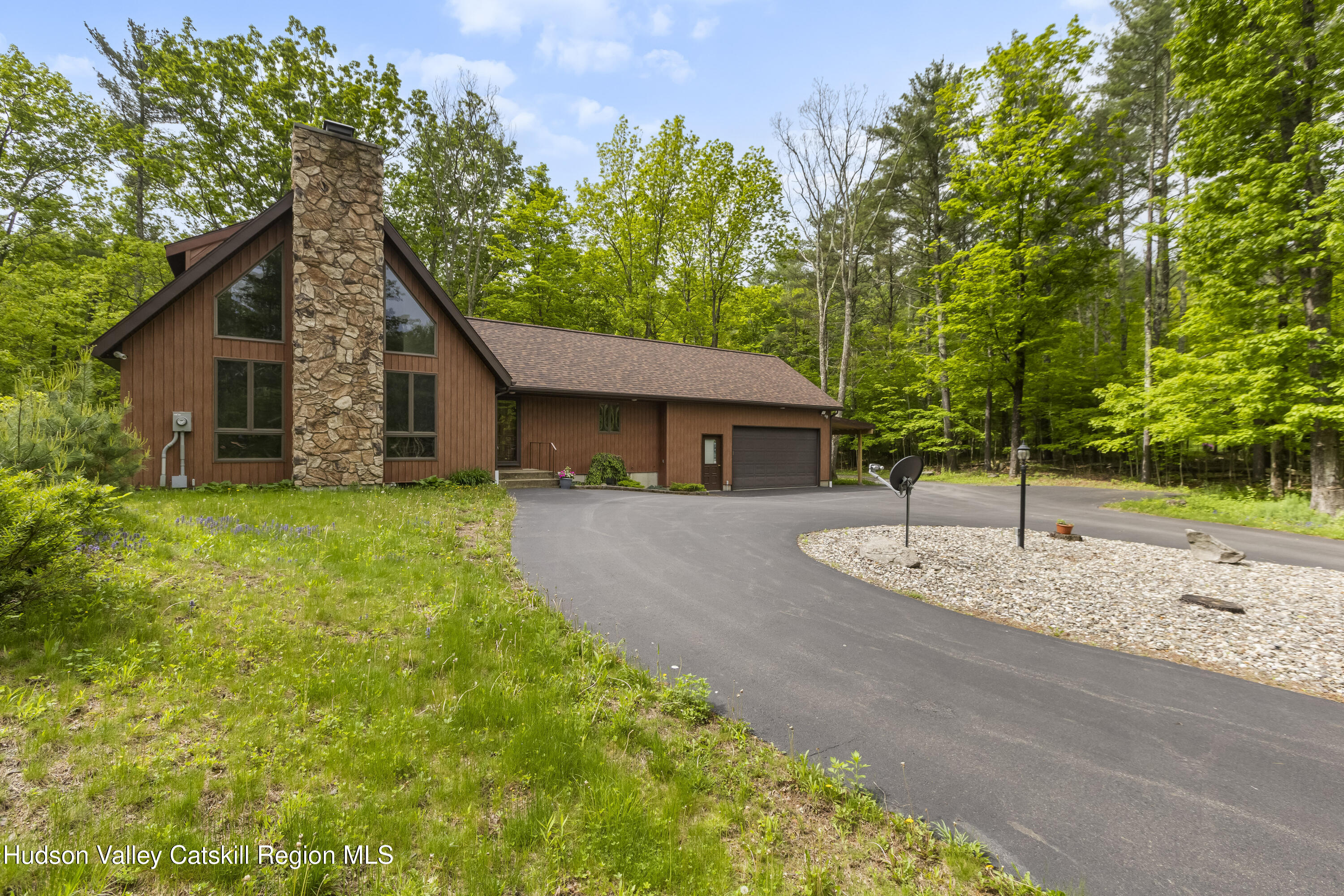 48 Deer Park Rd 