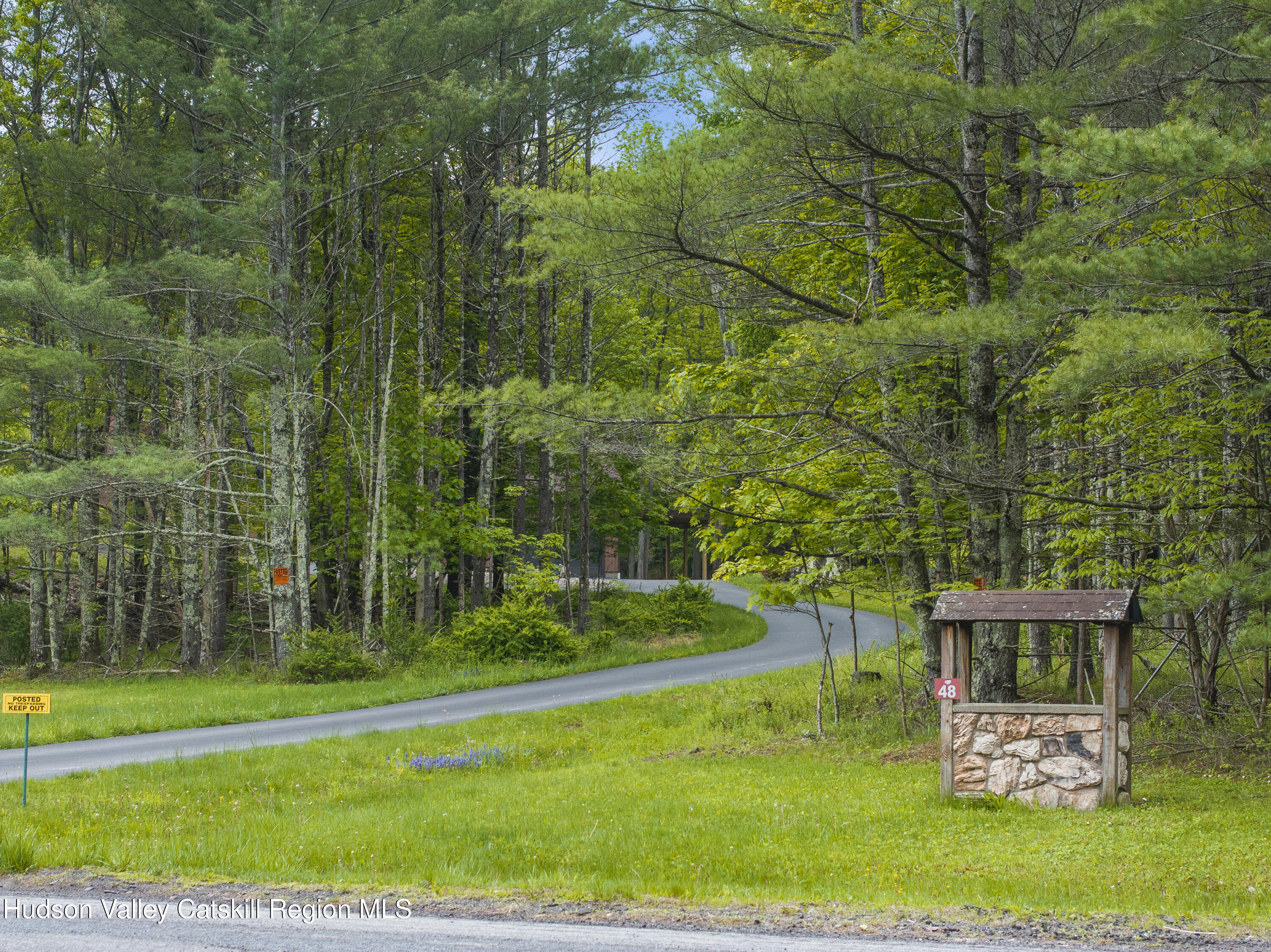 48 Deer Park Rd 