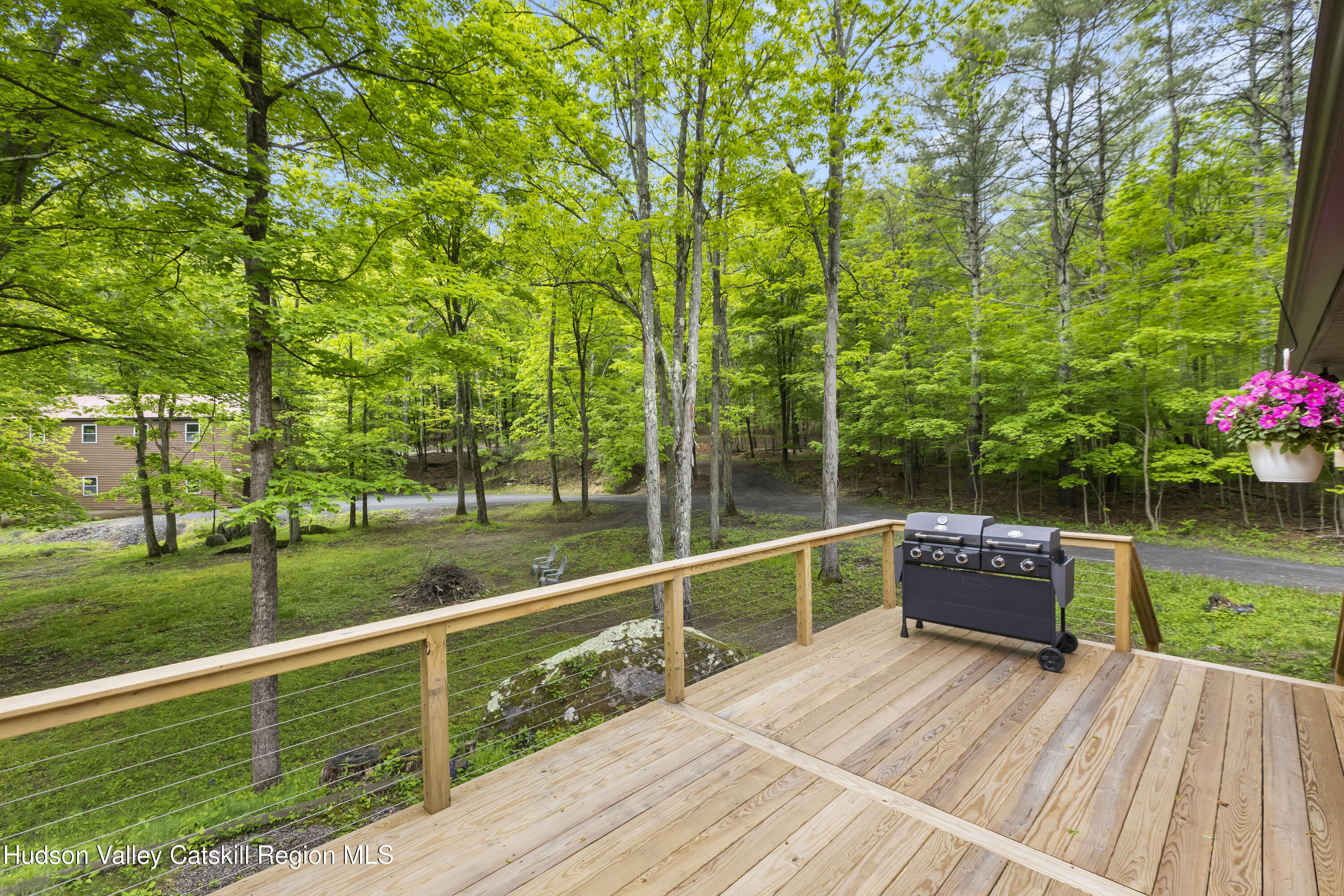 48 Deer Park Rd 