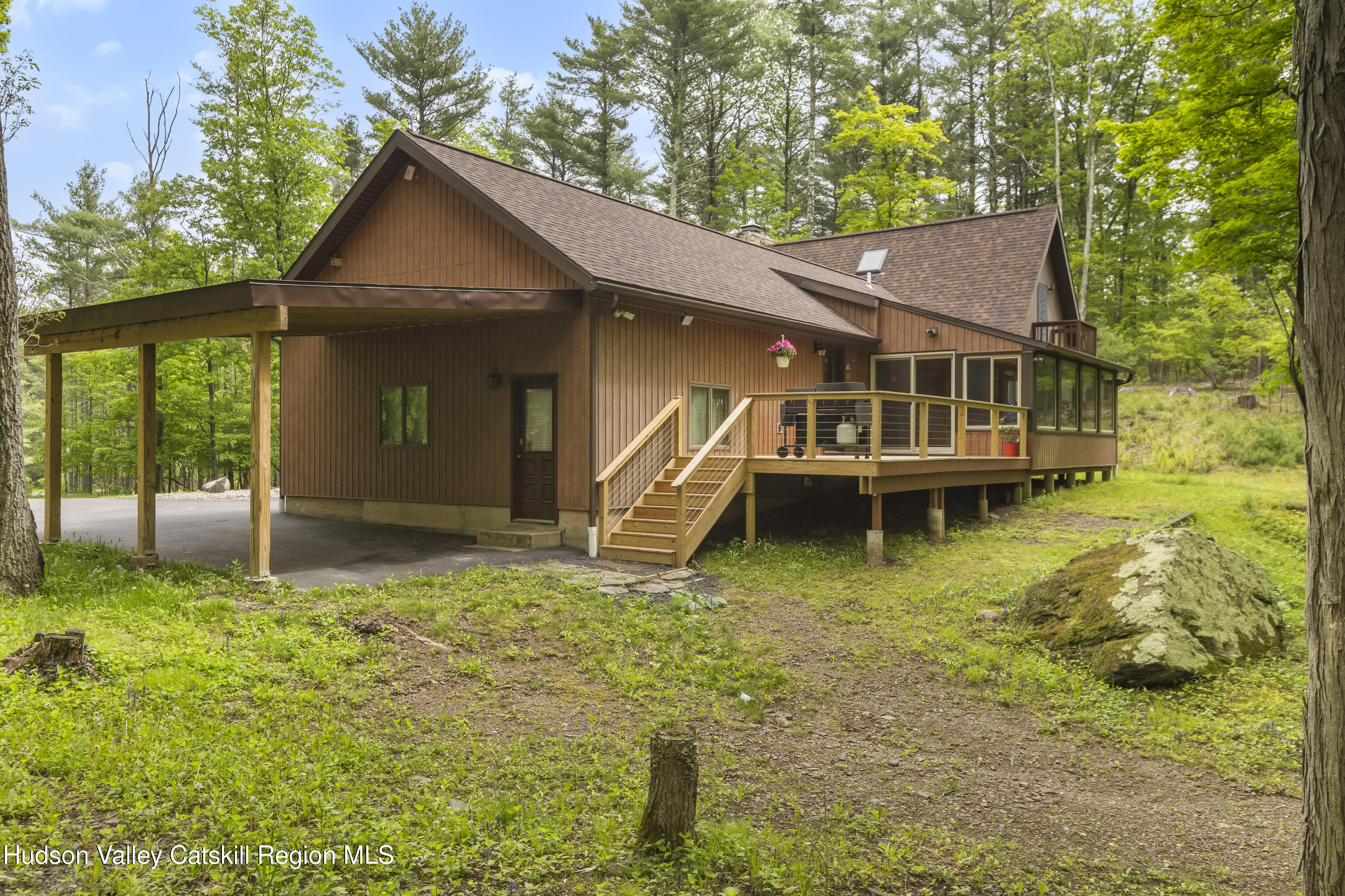 48 Deer Park Rd 
