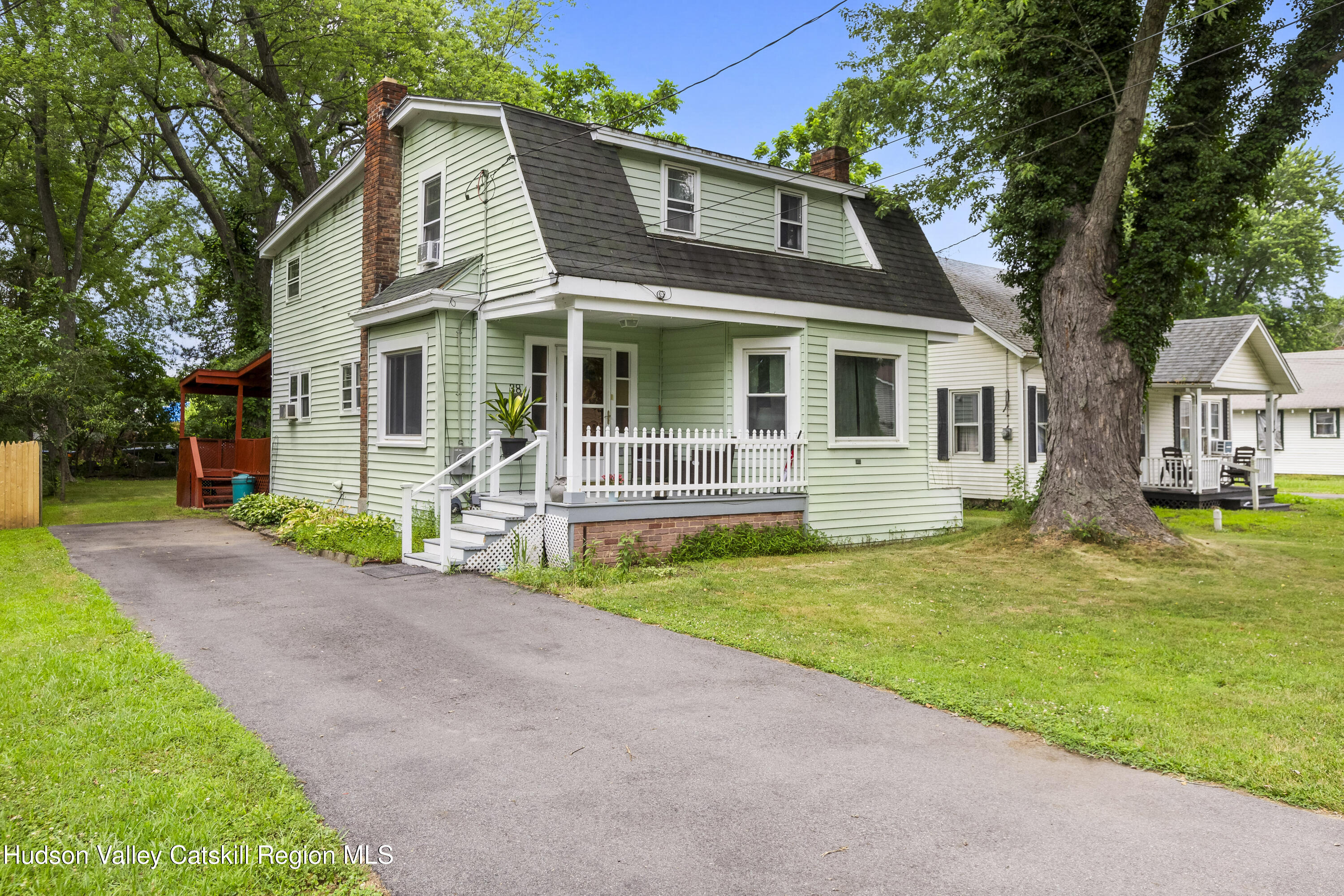 38 Landon Avenue