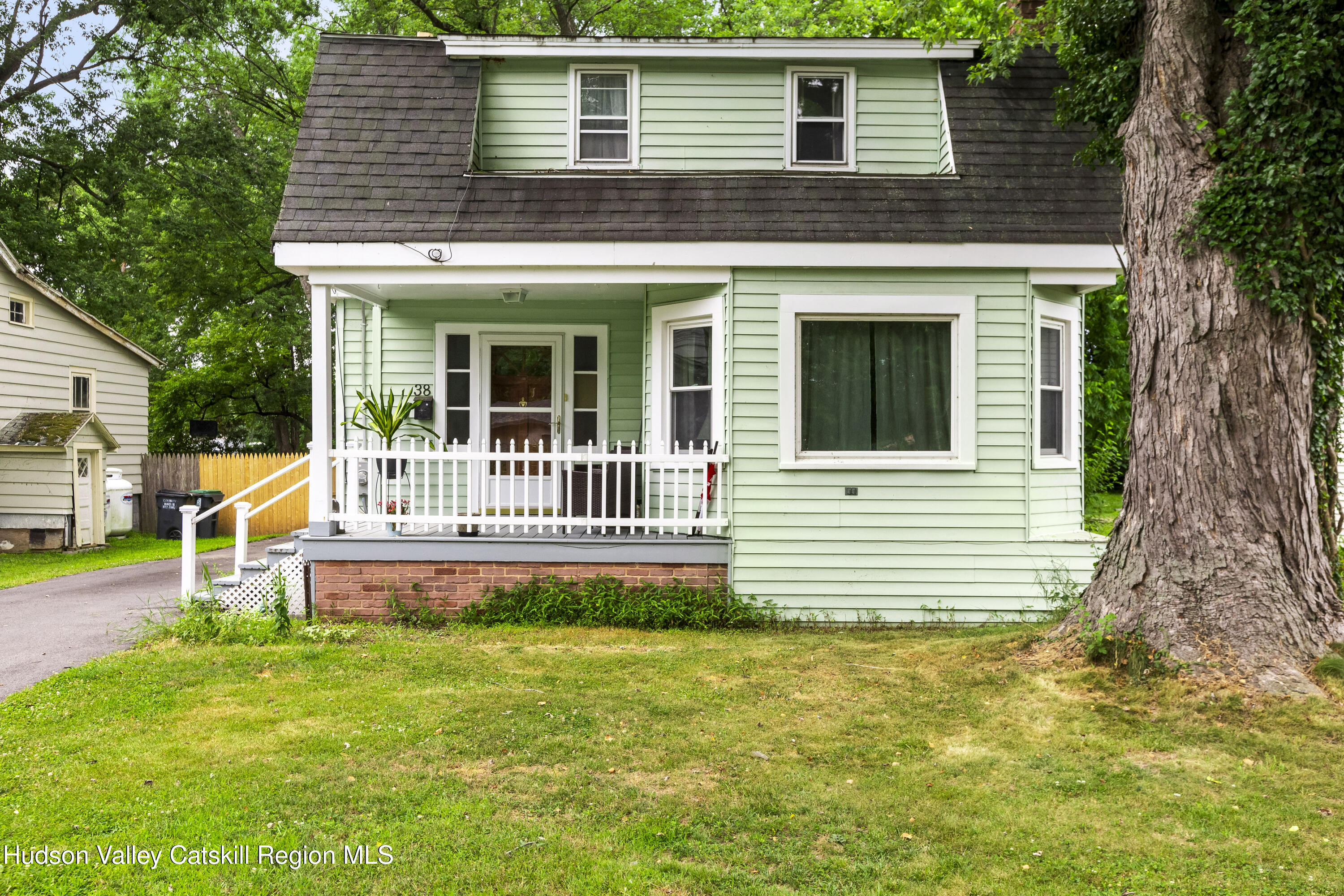 38 Landon Avenue