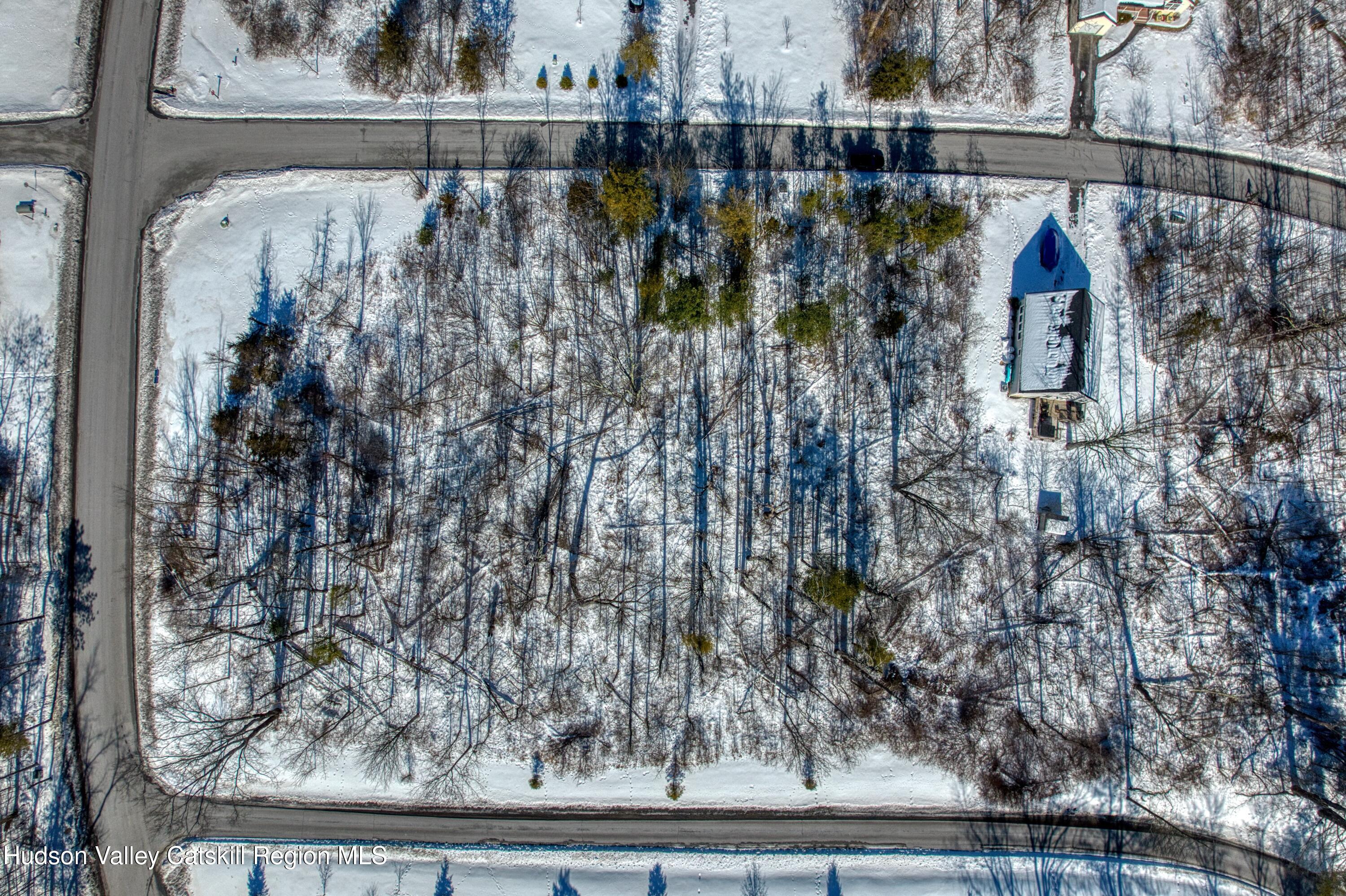 327 Tommy Trail