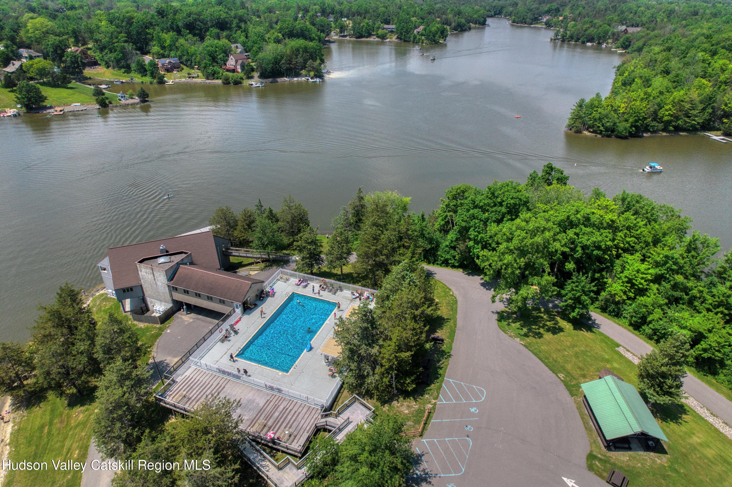 327 Tommy Trail