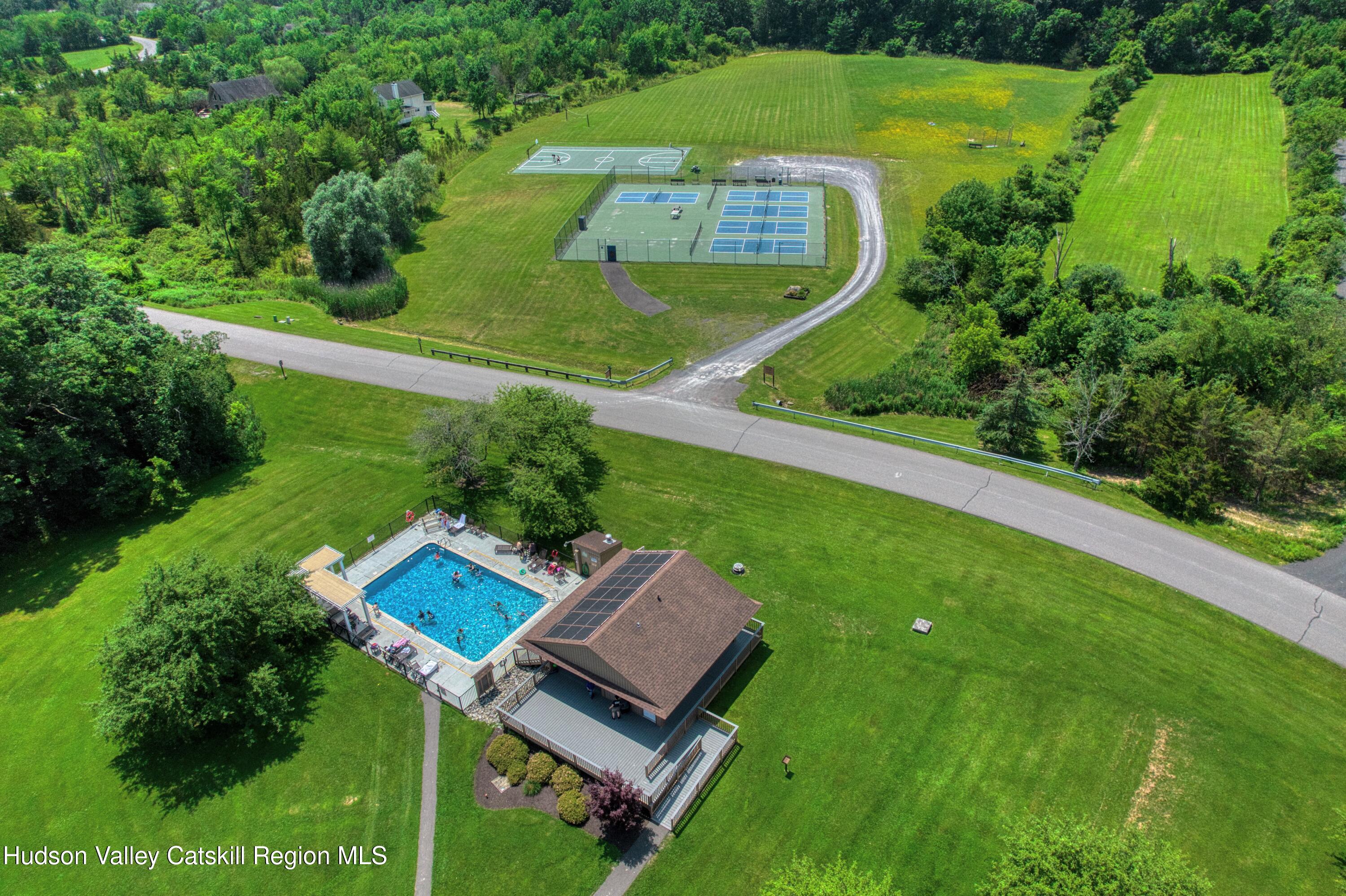 327 Tommy Trail