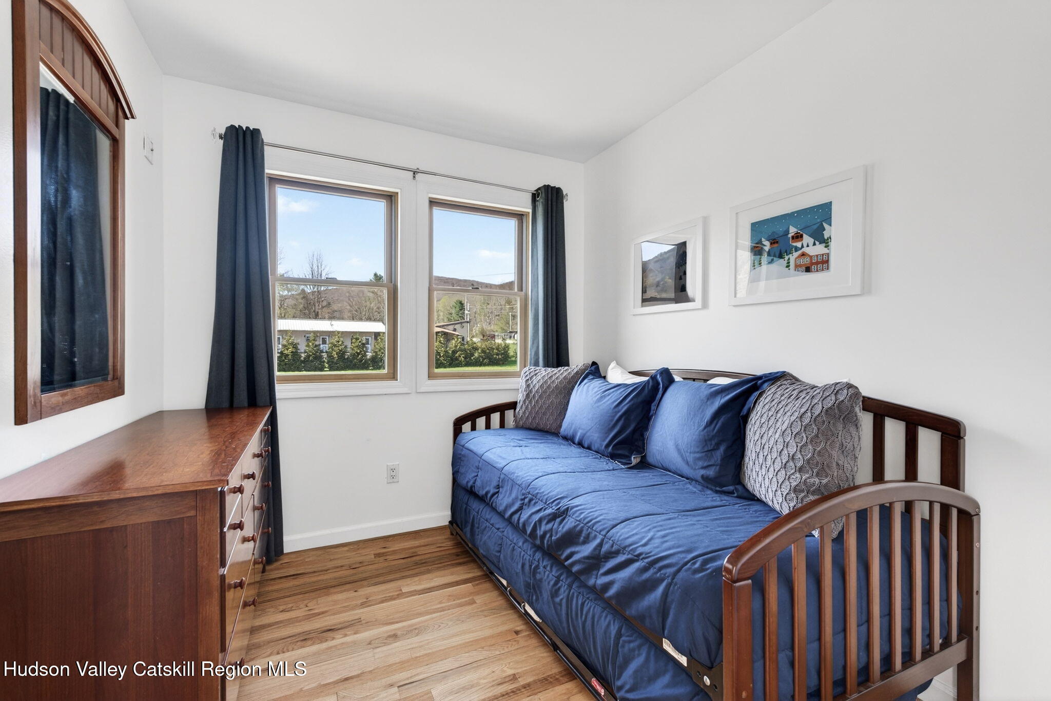 8643 New York 28