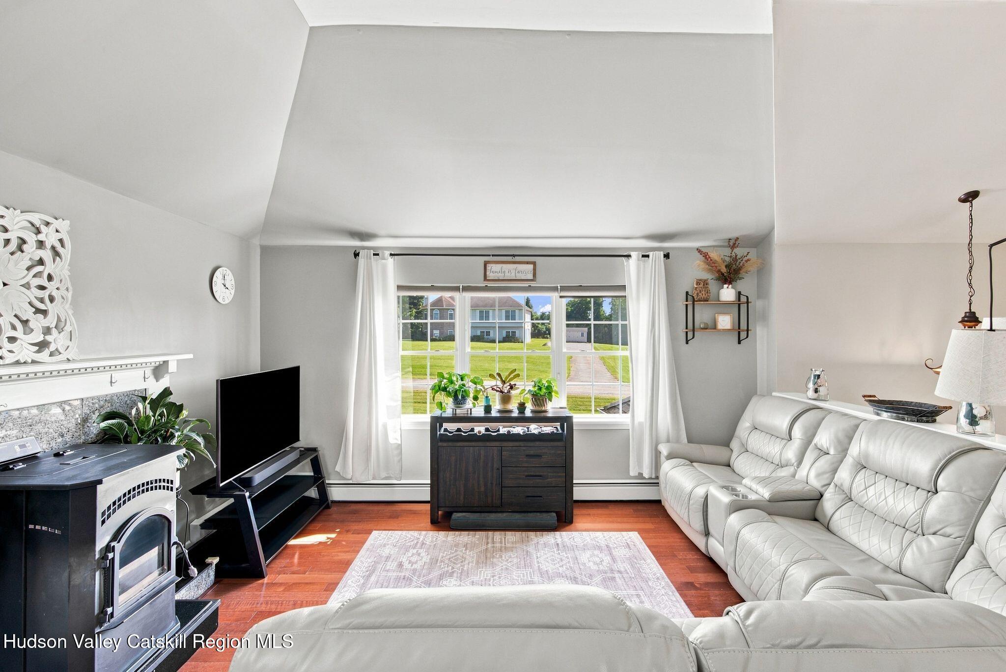 16 Rosio Lane