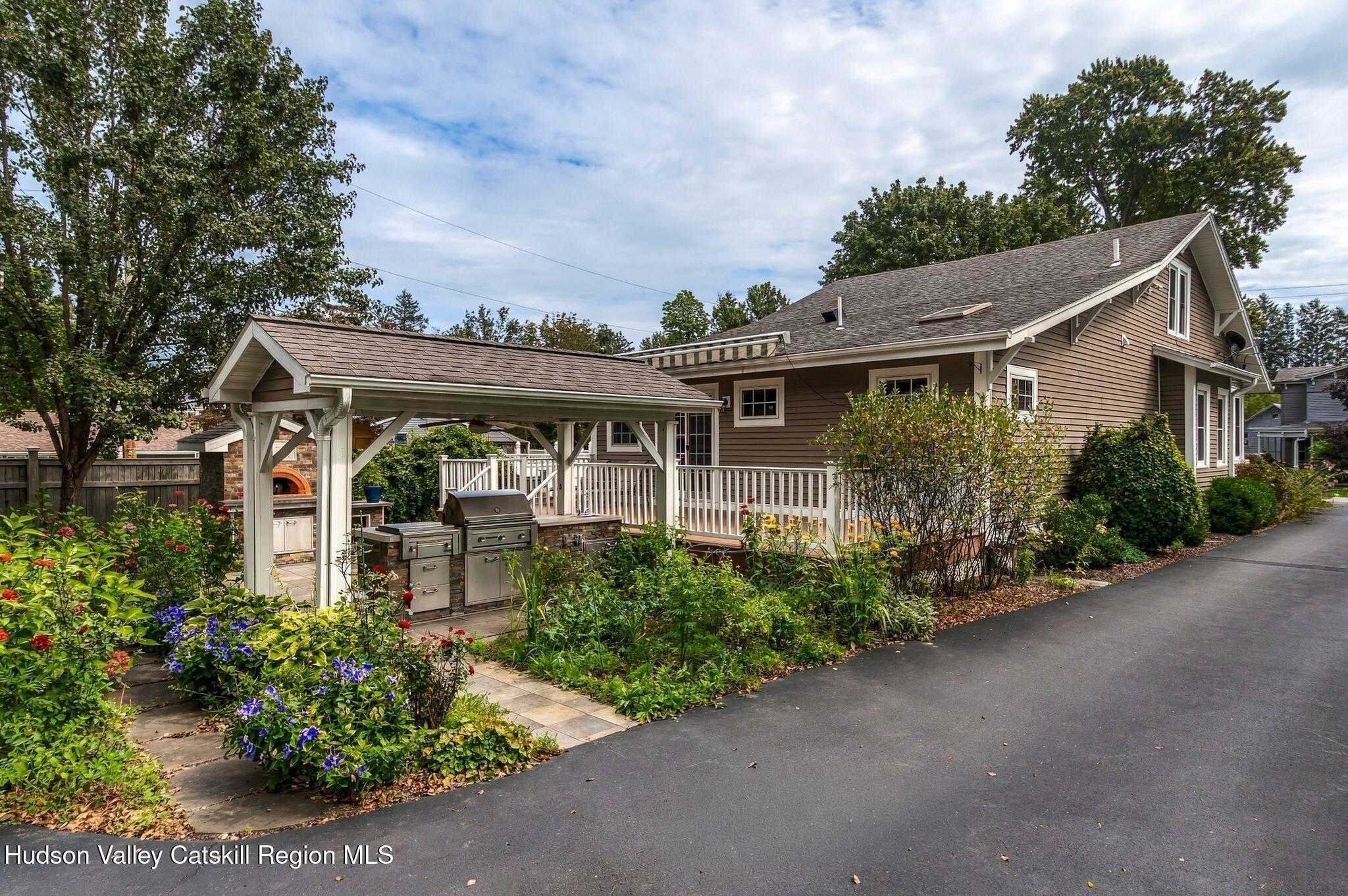 9 N Jefferson Avenue
