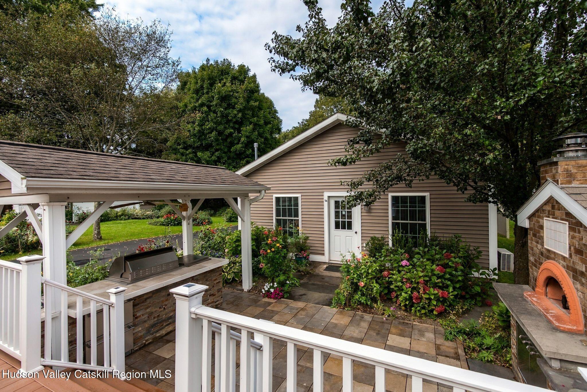 9 N Jefferson Avenue