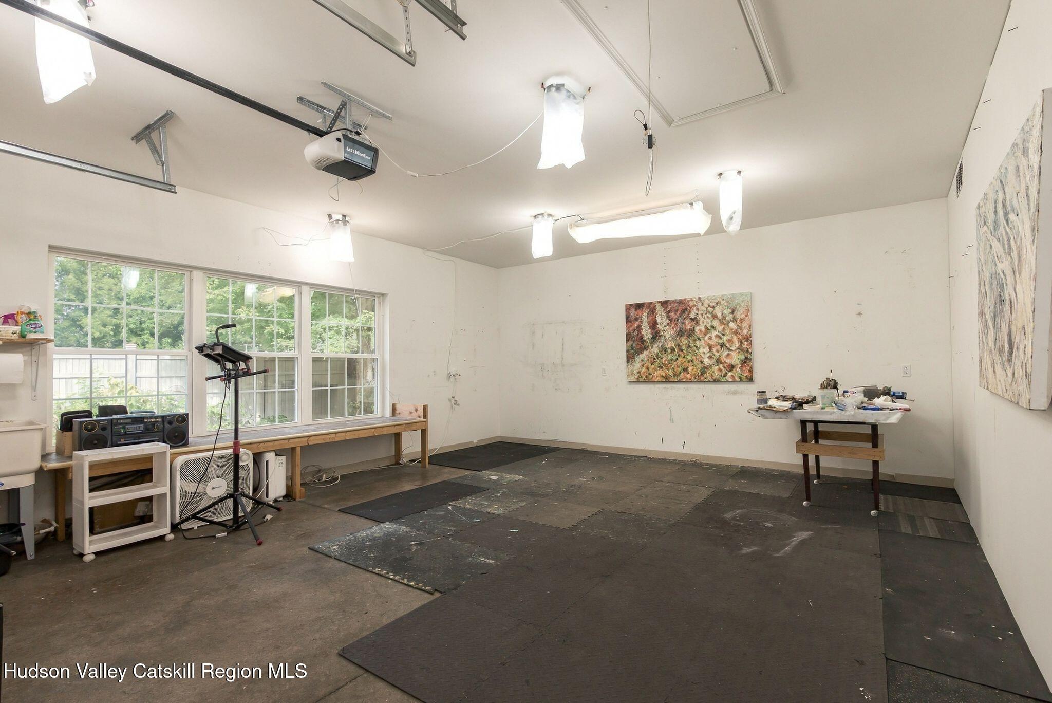 9 N Jefferson Avenue