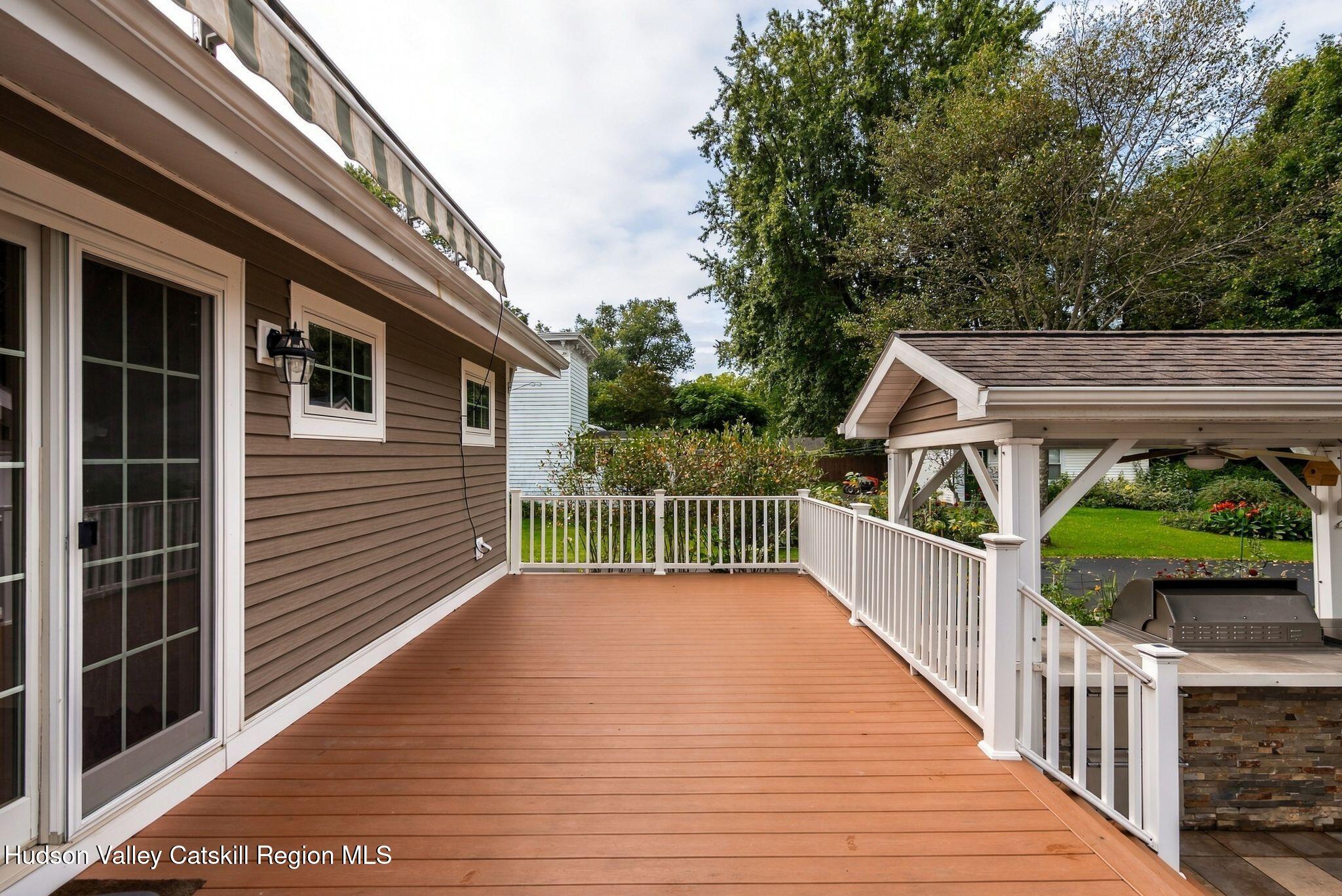 9 N Jefferson Avenue