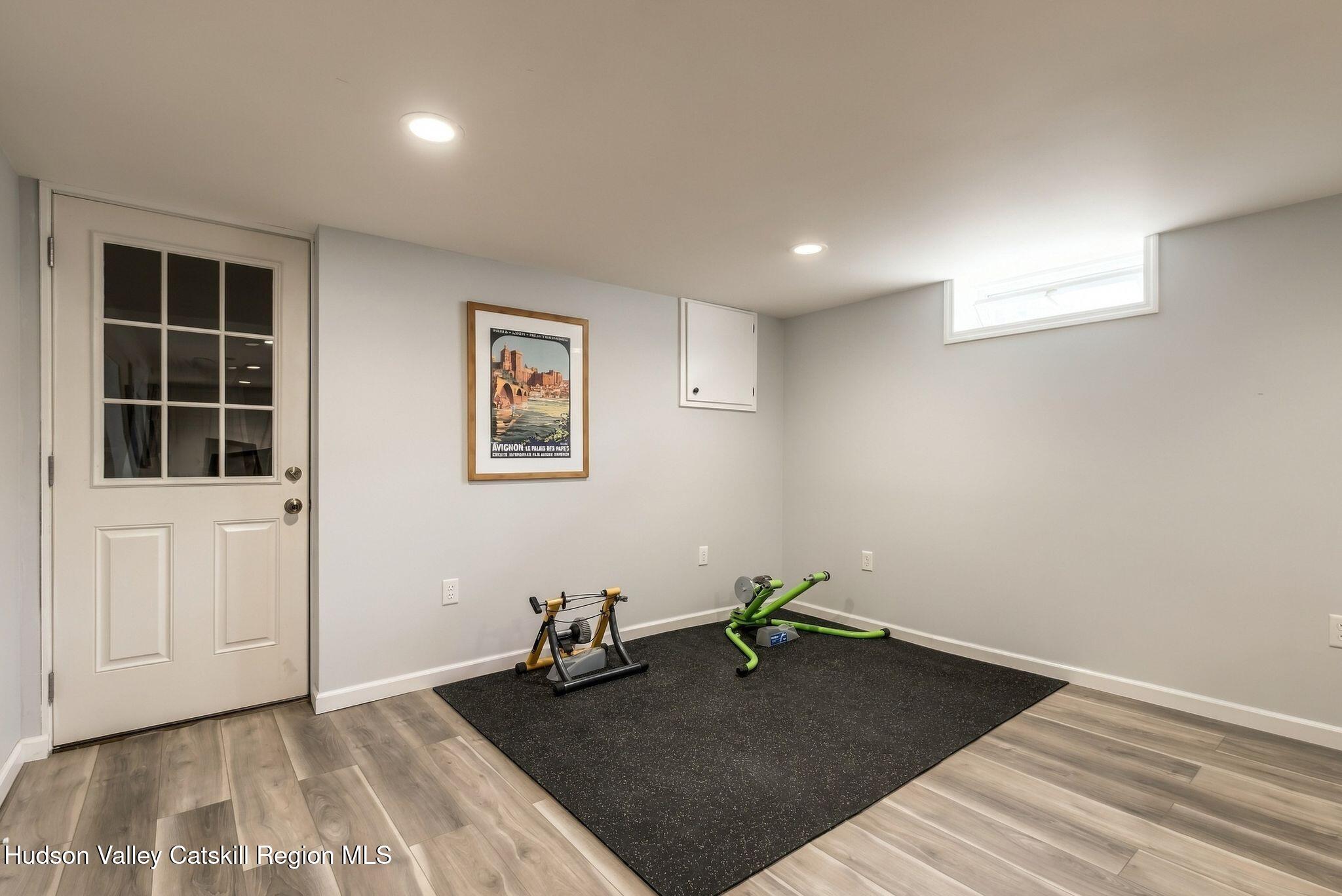 9 N Jefferson Avenue