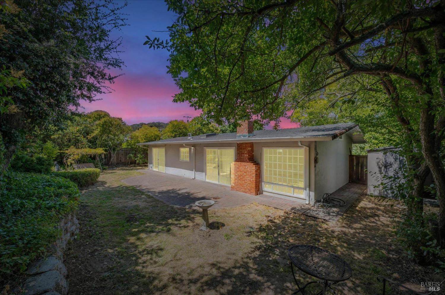 445 Sunset Pkwy