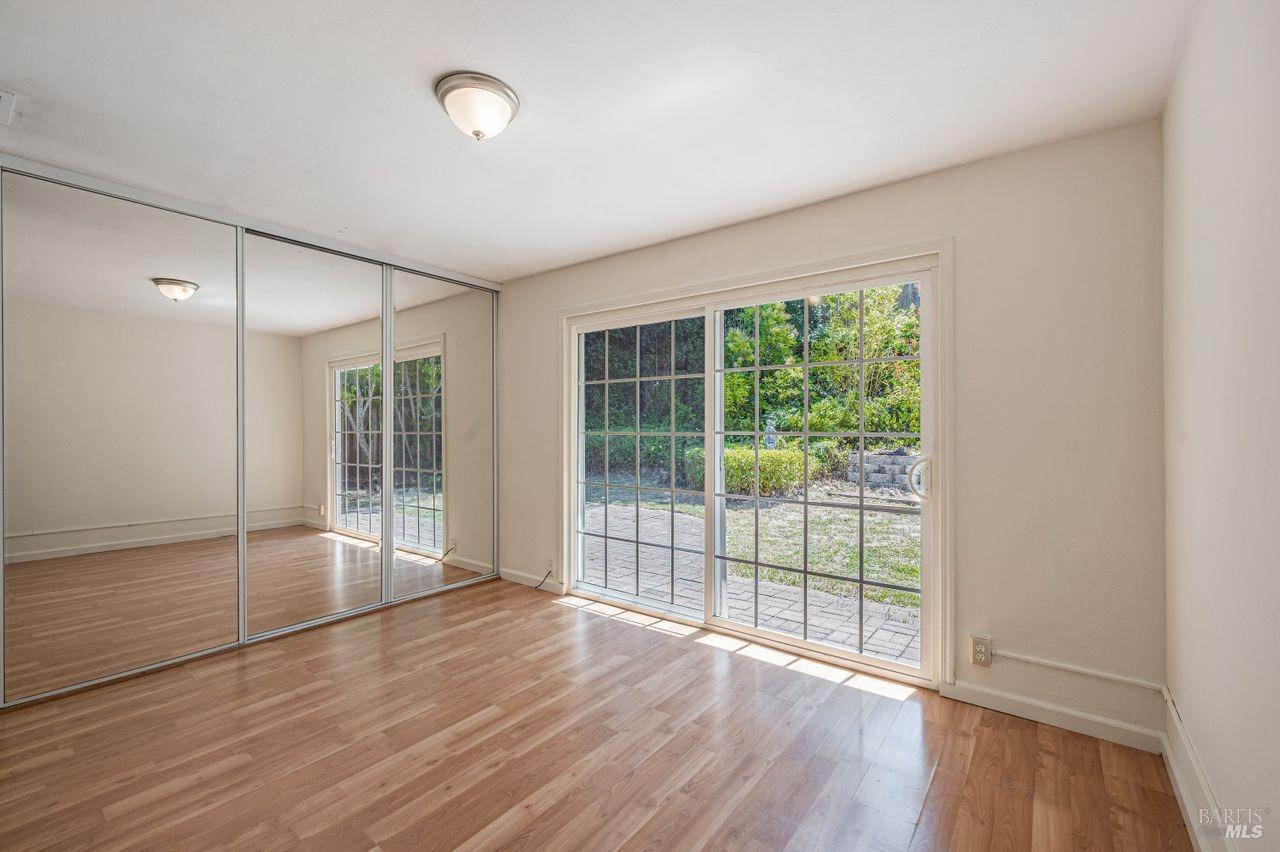 445 Sunset Pkwy