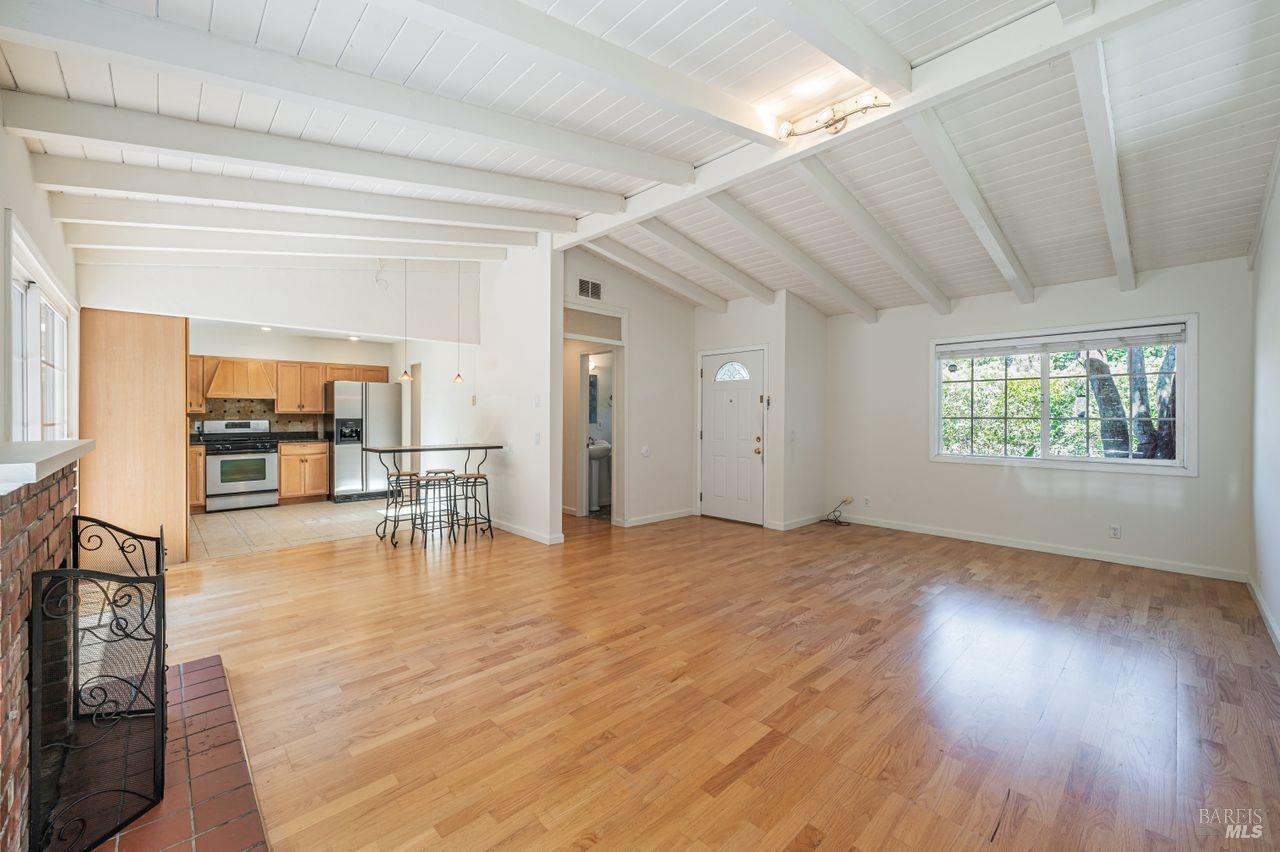 445 Sunset Pkwy