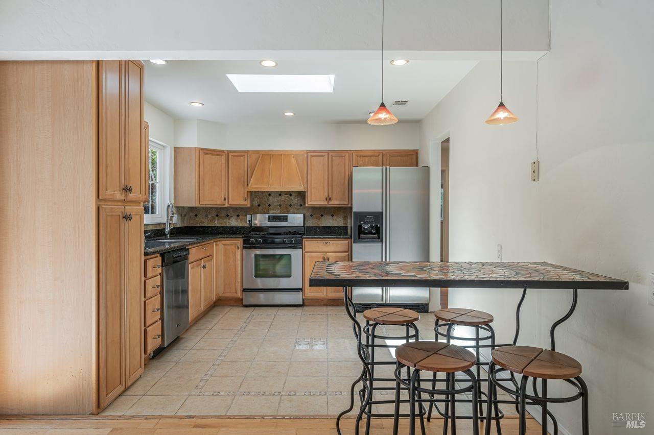 445 Sunset Pkwy