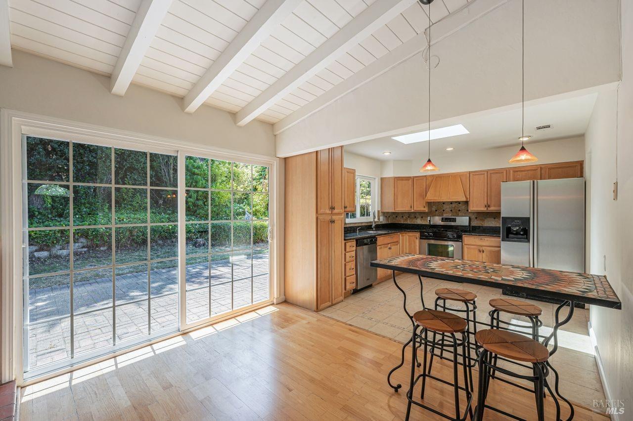 445 Sunset Pkwy