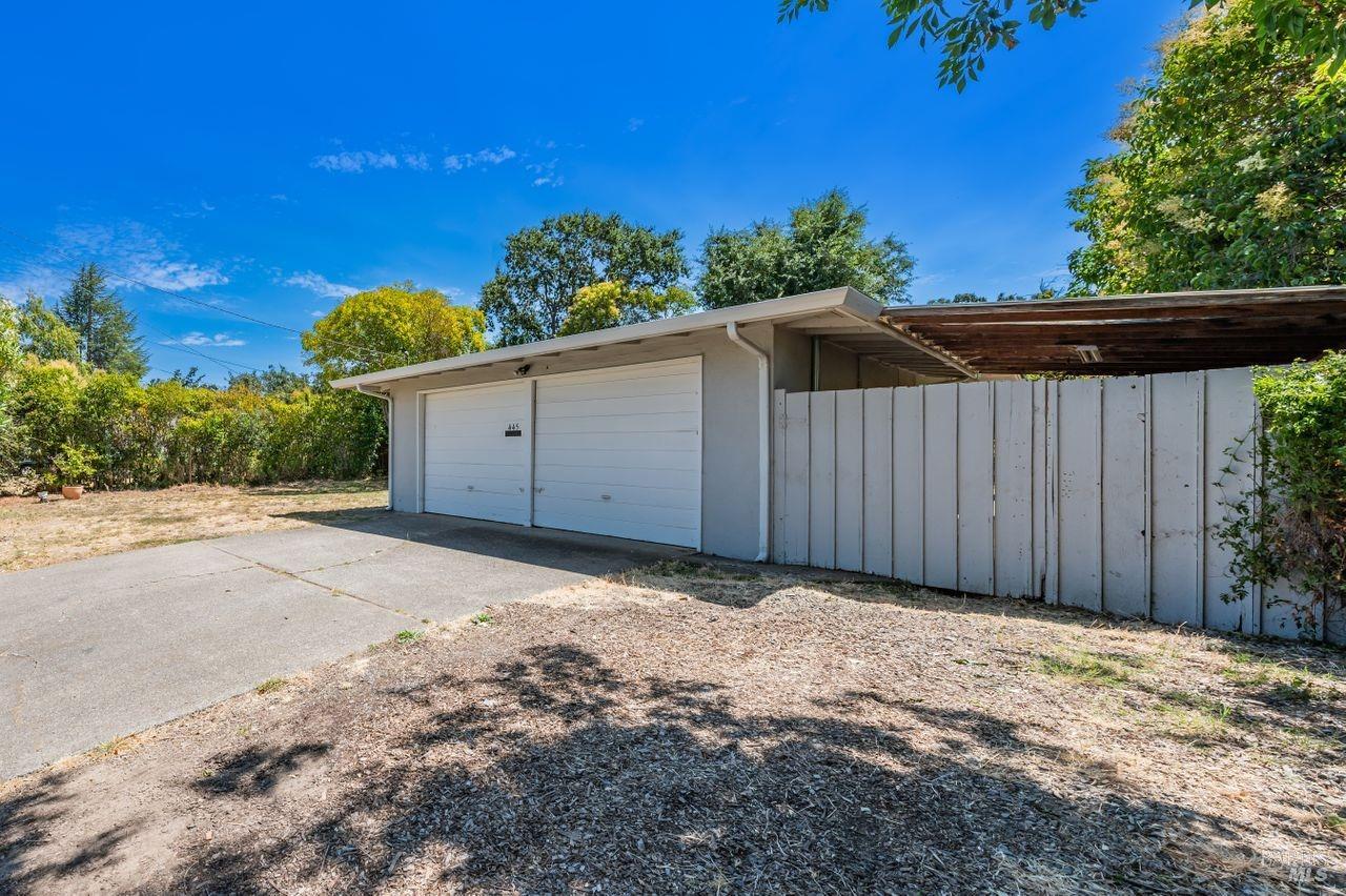 445 Sunset Pkwy