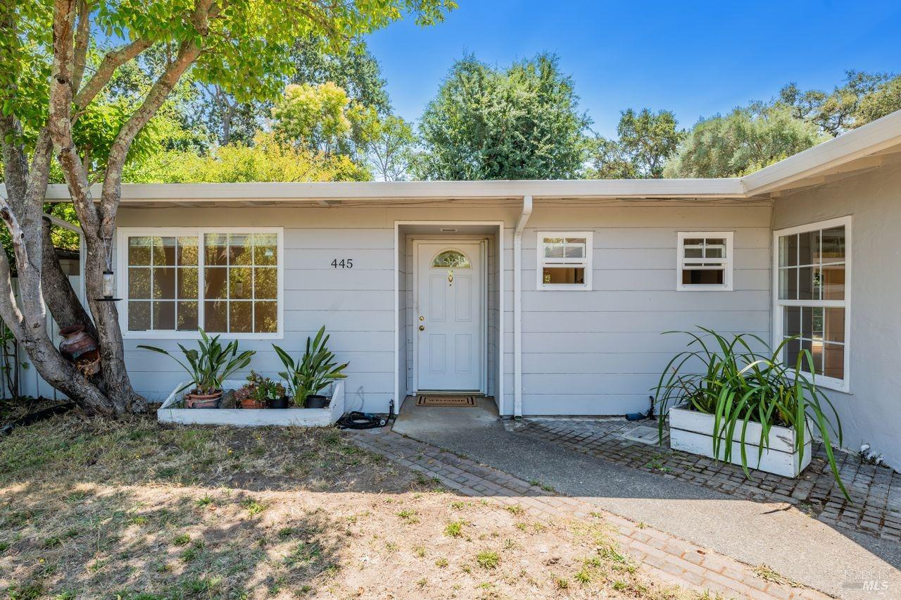 445 Sunset Pkwy