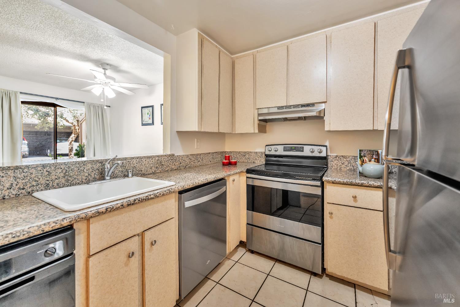 100 Marin Center Dr #4