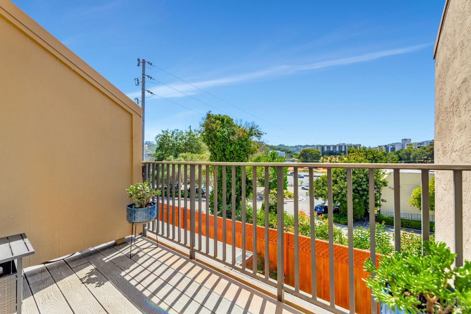 100 Marin Center Dr #4