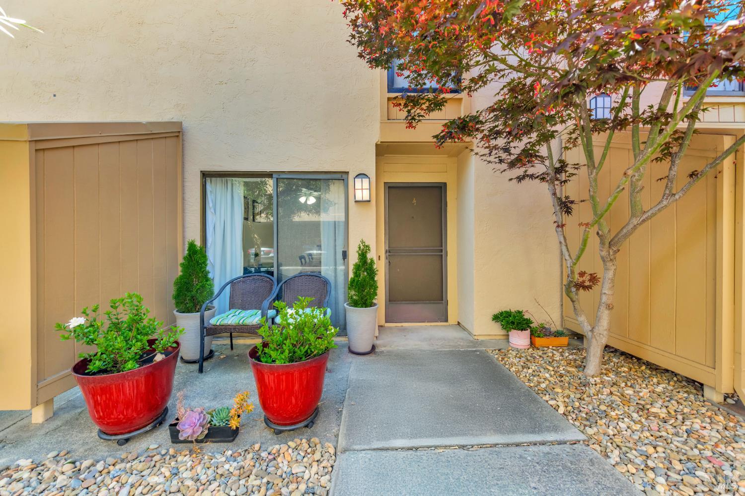 100 Marin Center Dr #4