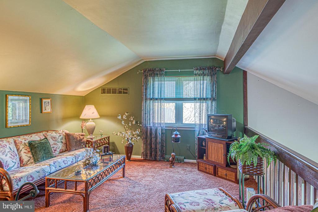 203 HAZEL RIDGE DRIVE
