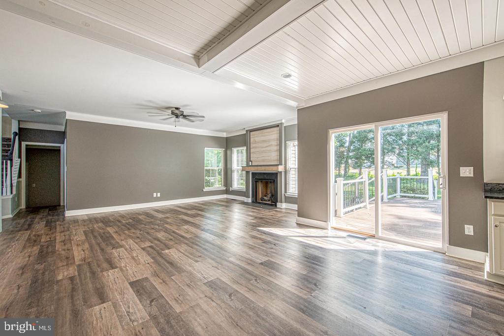 732 Slate Hill Dr