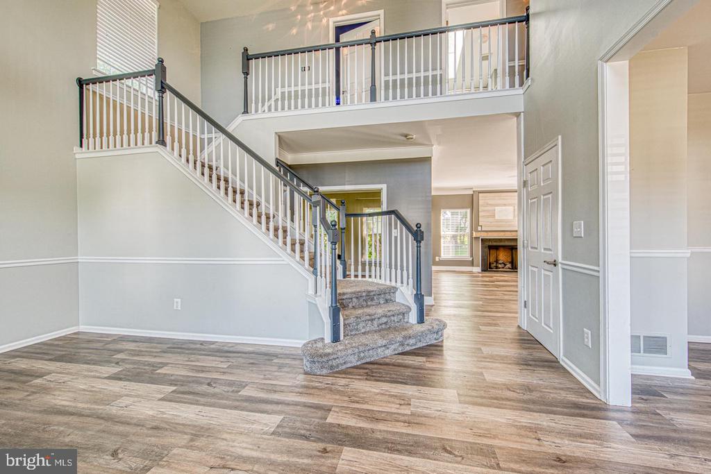 732 Slate Hill Dr