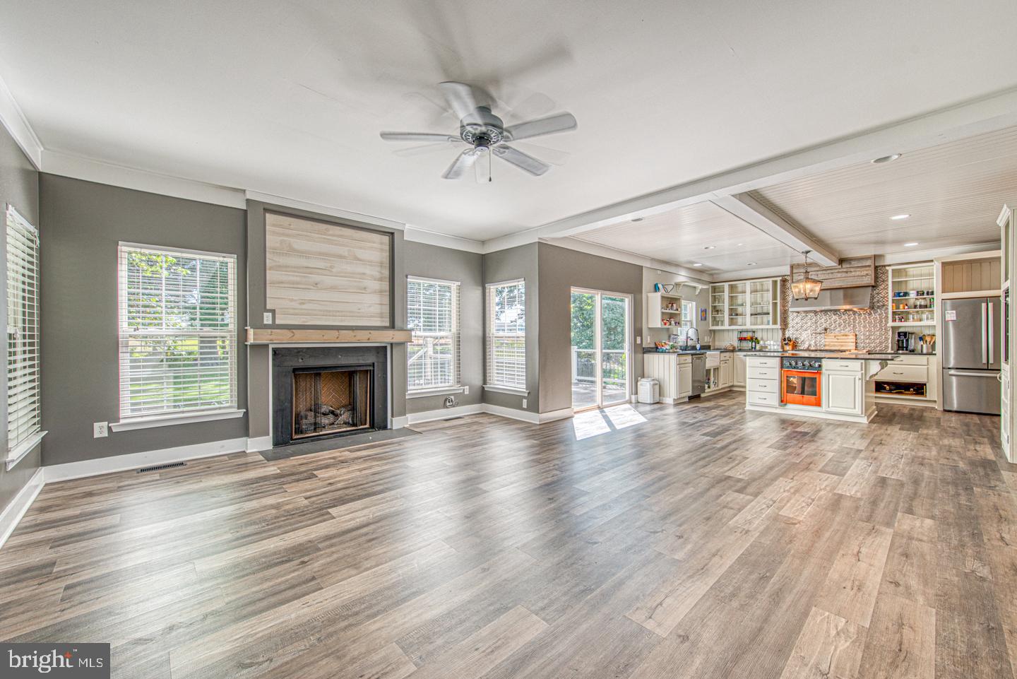 732 Slate Hill Dr