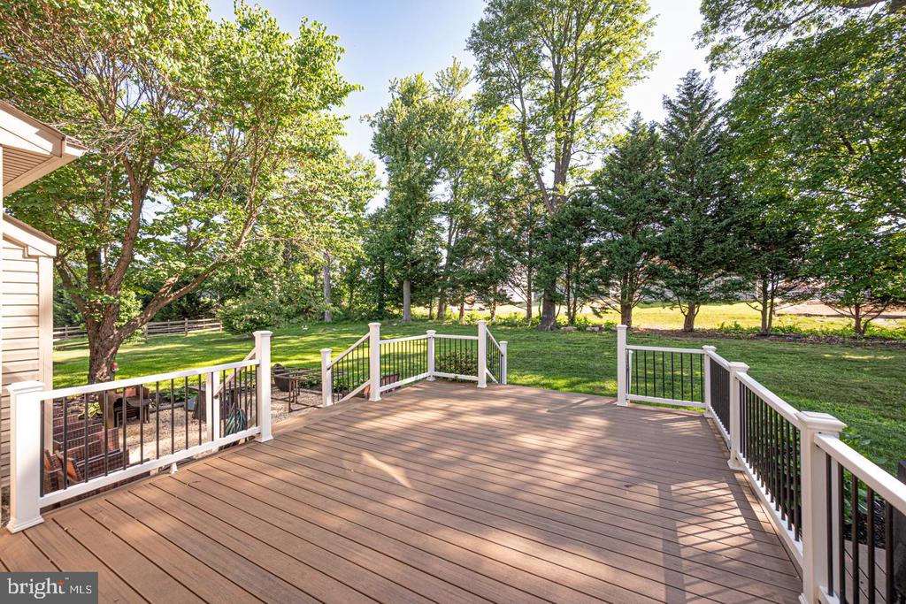 732 Slate Hill Dr