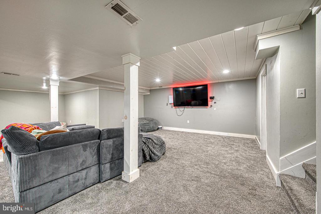 732 Slate Hill Dr