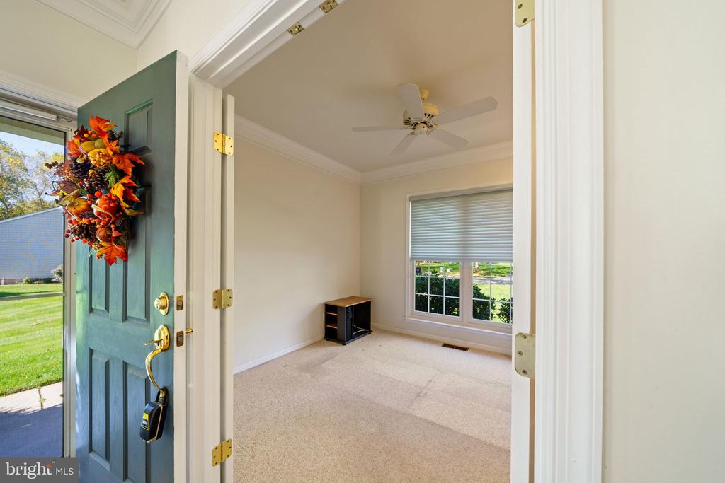206 JOYCE CIRCLE