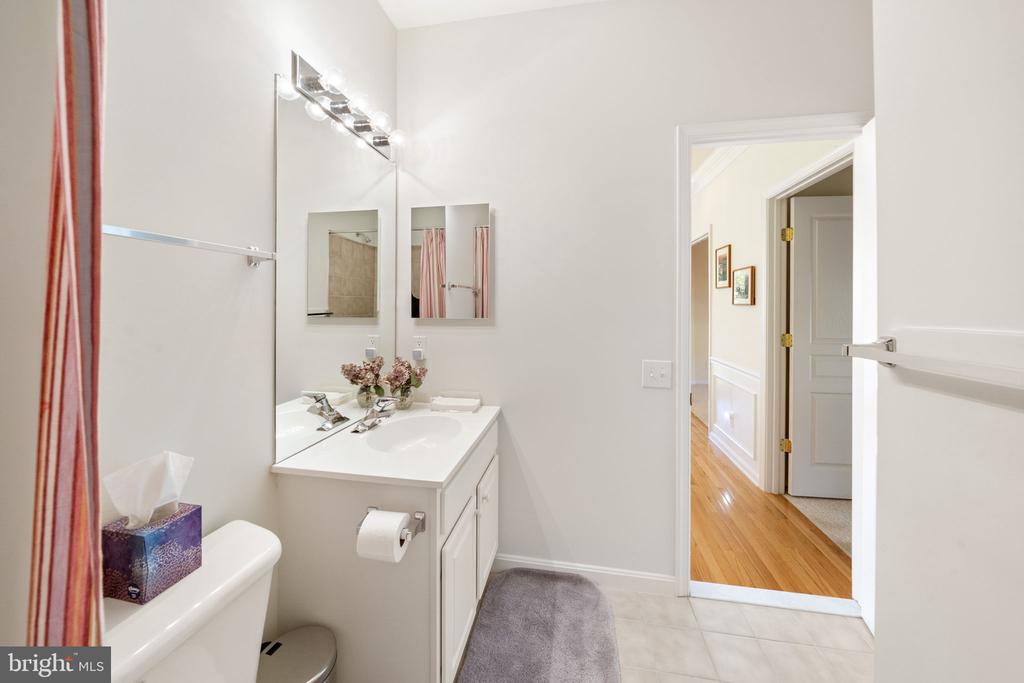 206 JOYCE CIRCLE