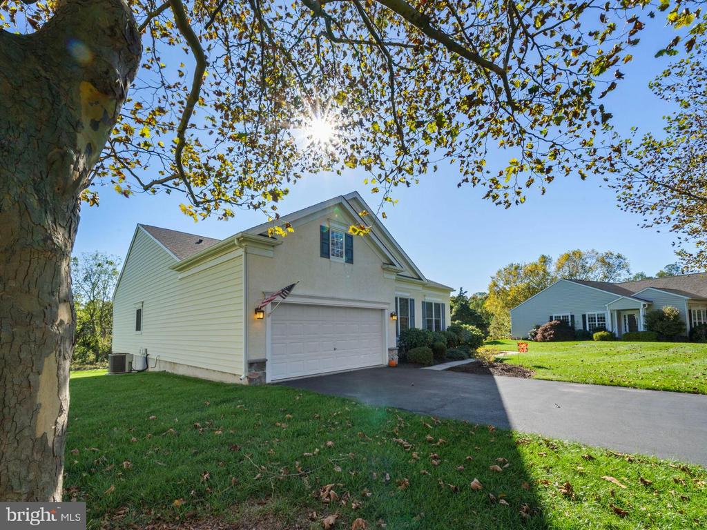 206 JOYCE CIRCLE
